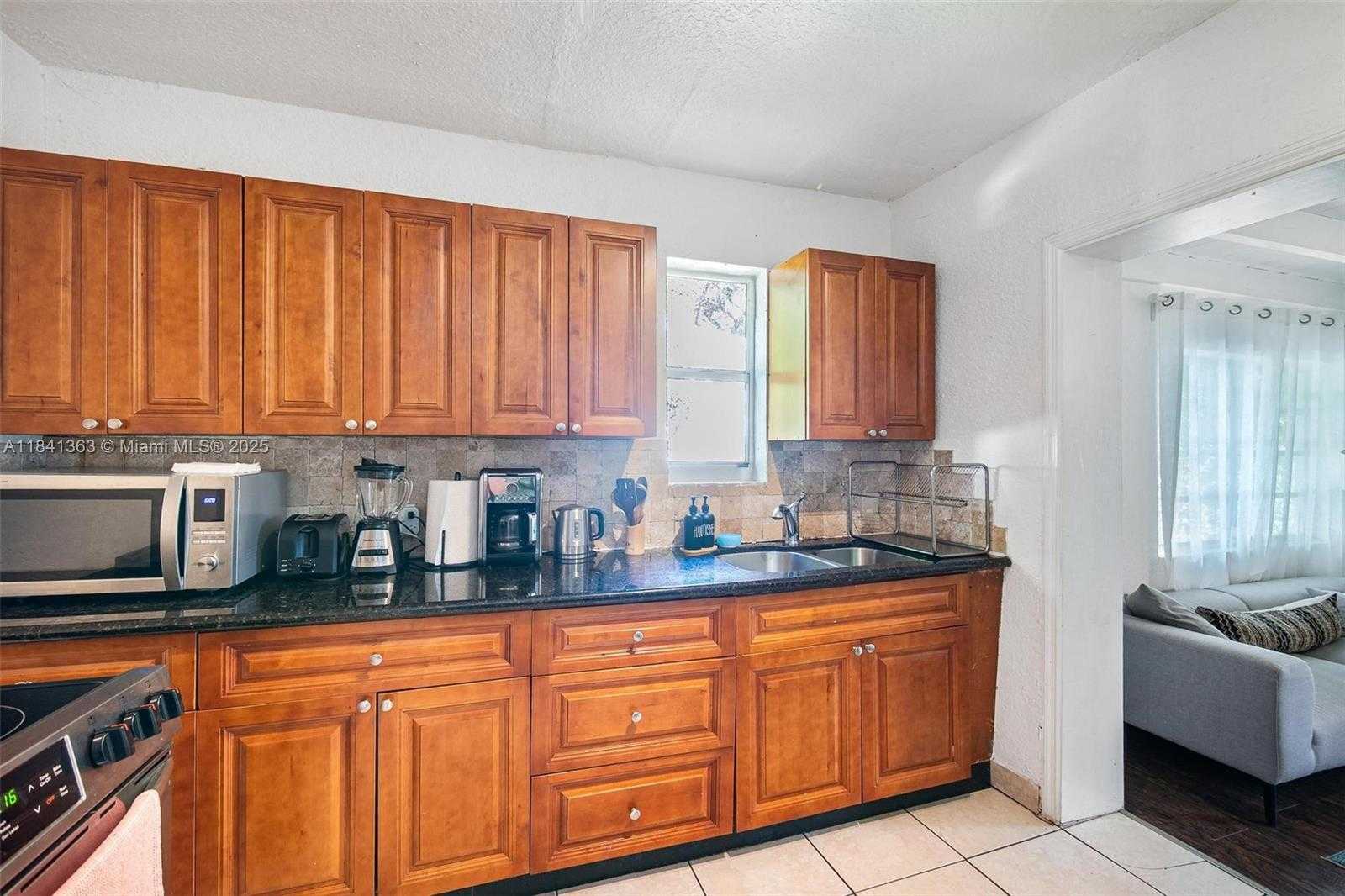 Small Image of 243 NORTH WEST 44TH ST, Miami Number 12