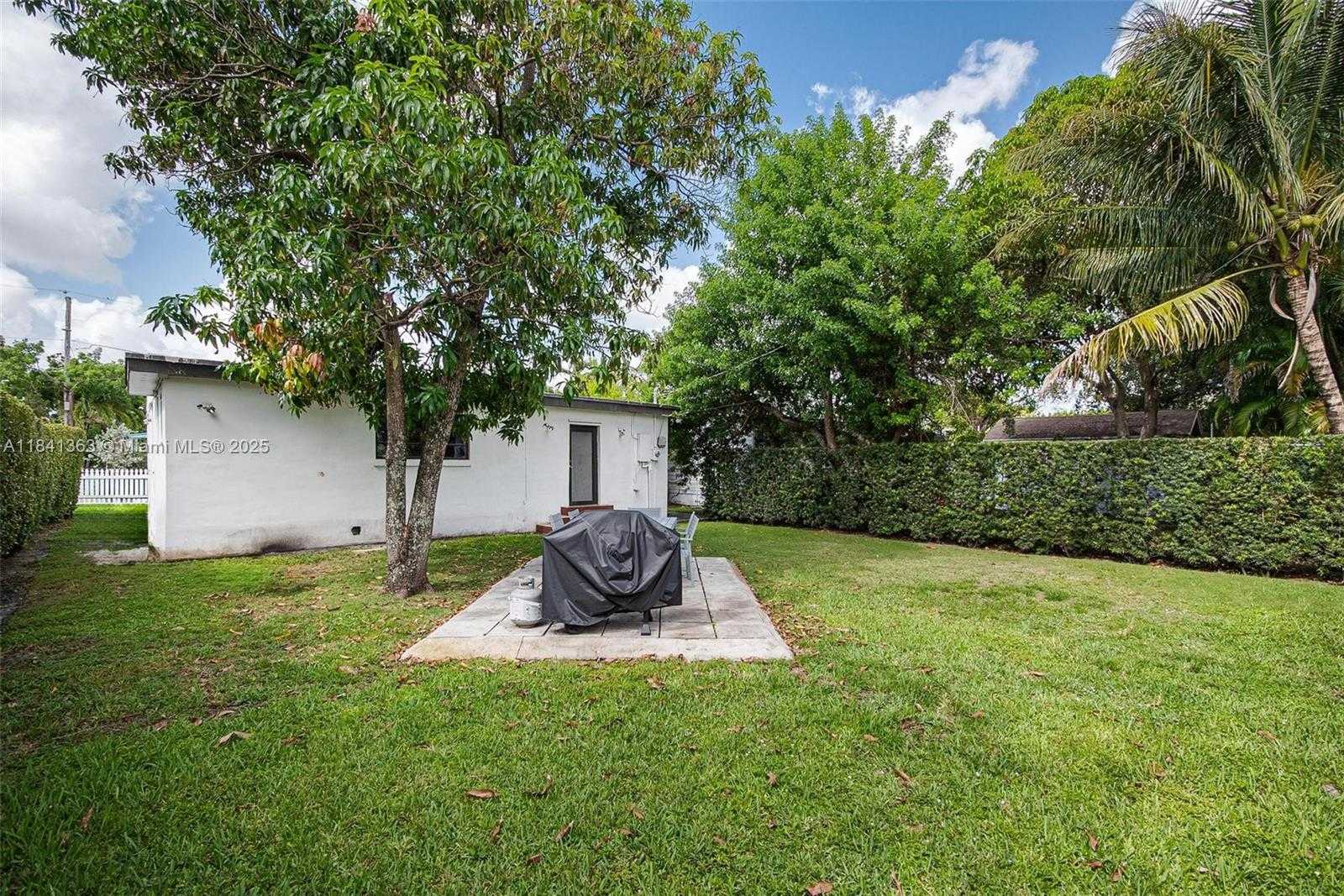 Small Image of 243 NORTH WEST 44TH ST, Miami Number 3