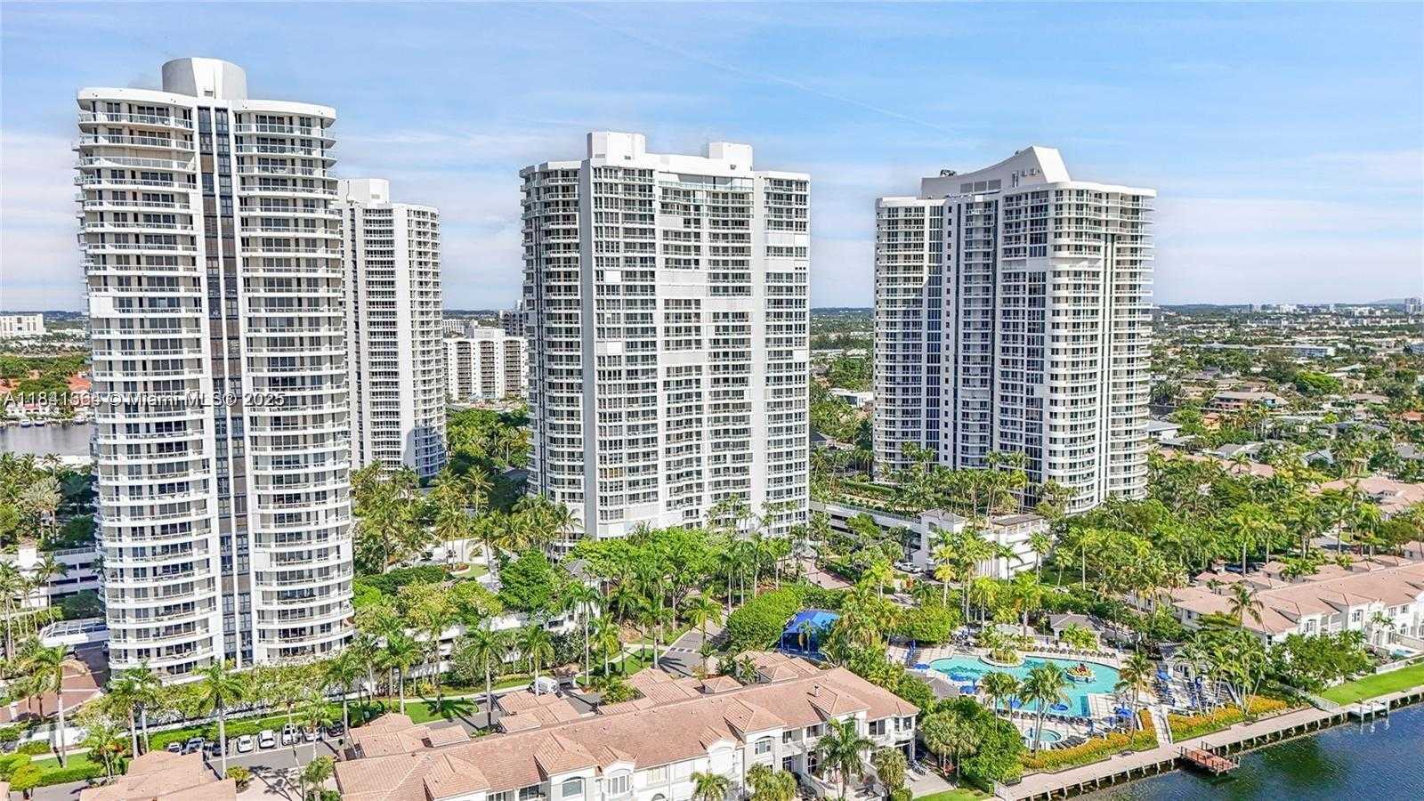 Small Image of 21150 POINT PL #1804, Aventura Number 24