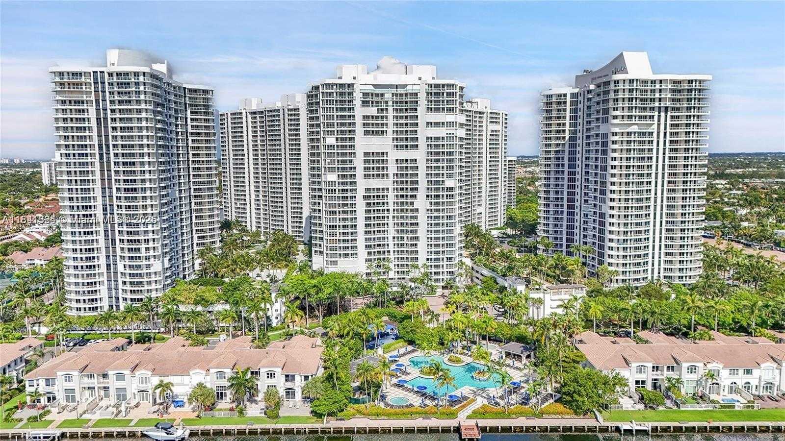 Small Image of 21150 POINT PL #1804, Aventura Number 25
