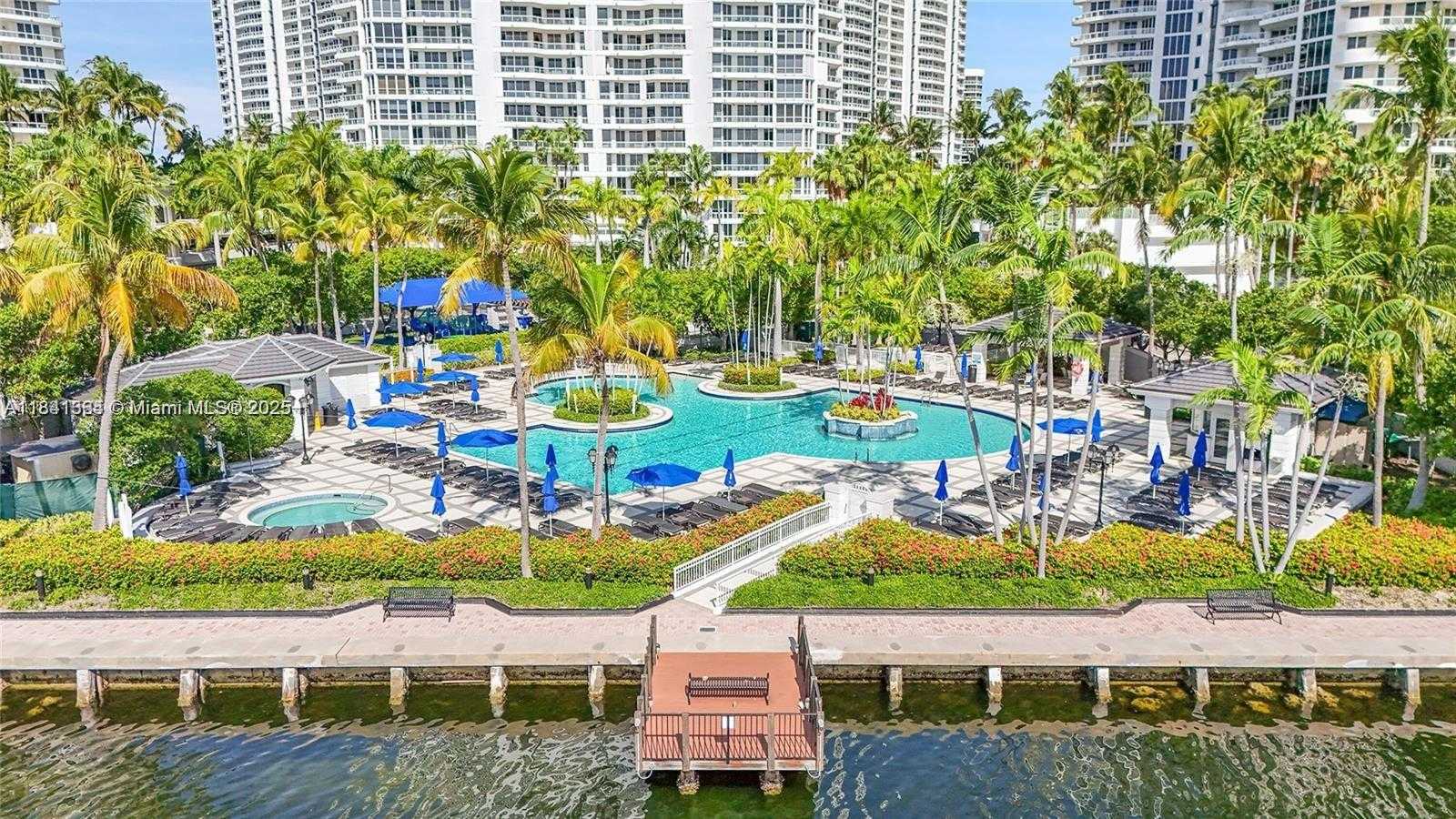 Small Image of 21150 POINT PL #1804, Aventura Number 27
