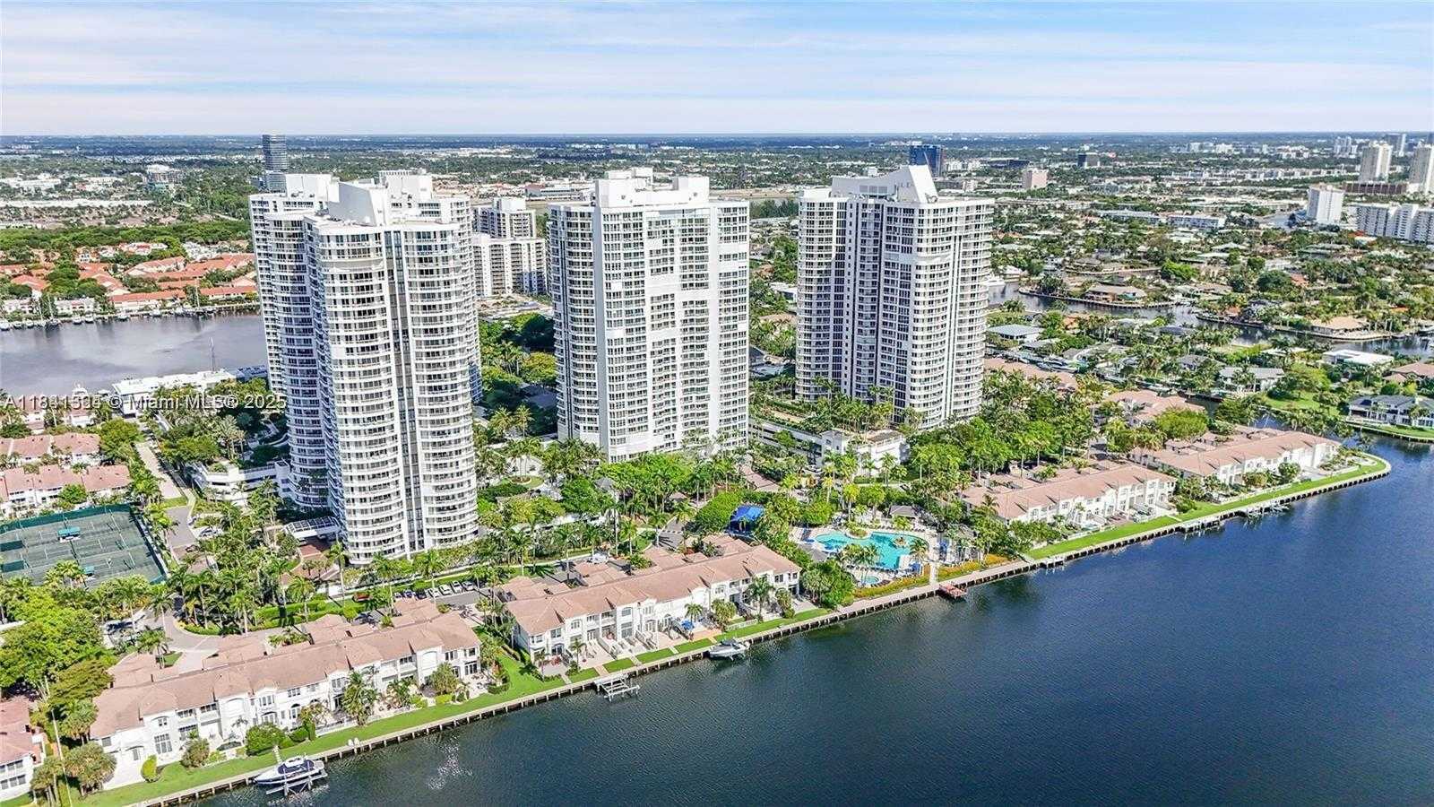Small Image of 21150 POINT PL #1804, Aventura Number 30