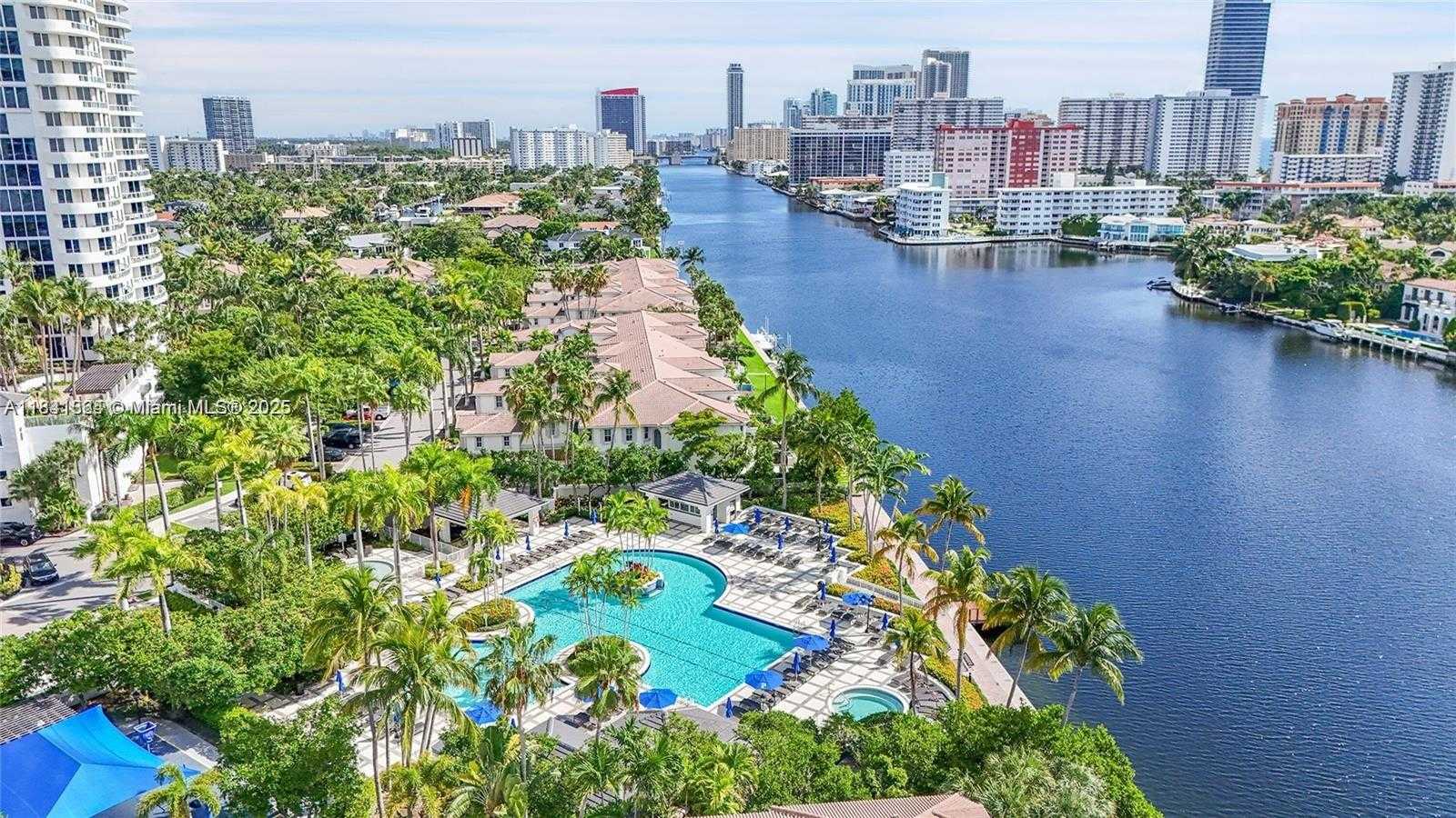 Small Image of 21150 POINT PL #1804, Aventura Number 31
