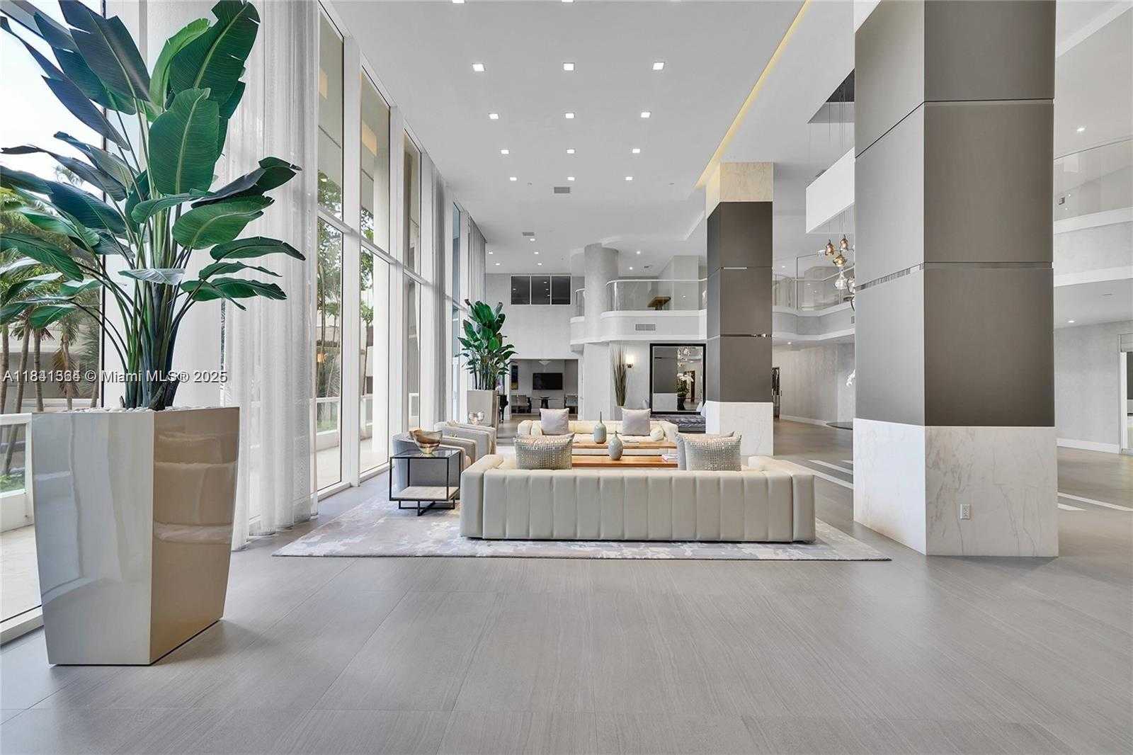Small Image of 21150 POINT PL #1804, Aventura Number 7
