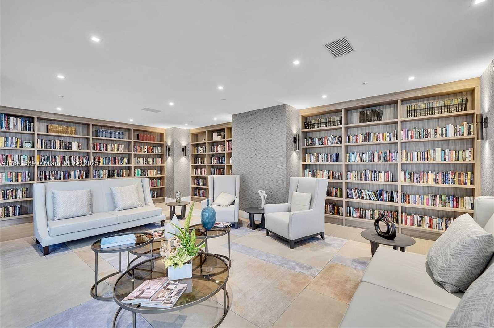 Small Image of 21150 POINT PL #1804, Aventura Number 9
