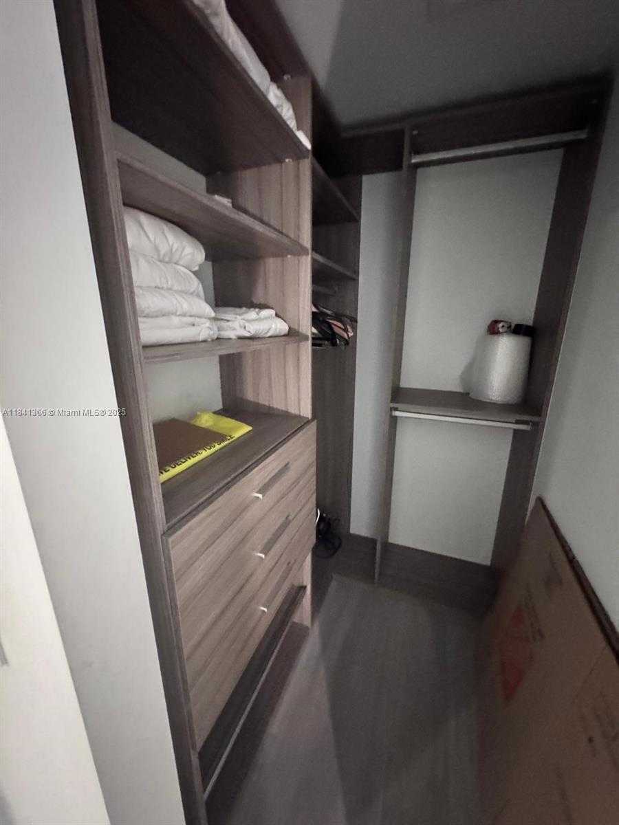 Small Image of 1300 BRICKELL BAY DR #2504, Miami Number 10