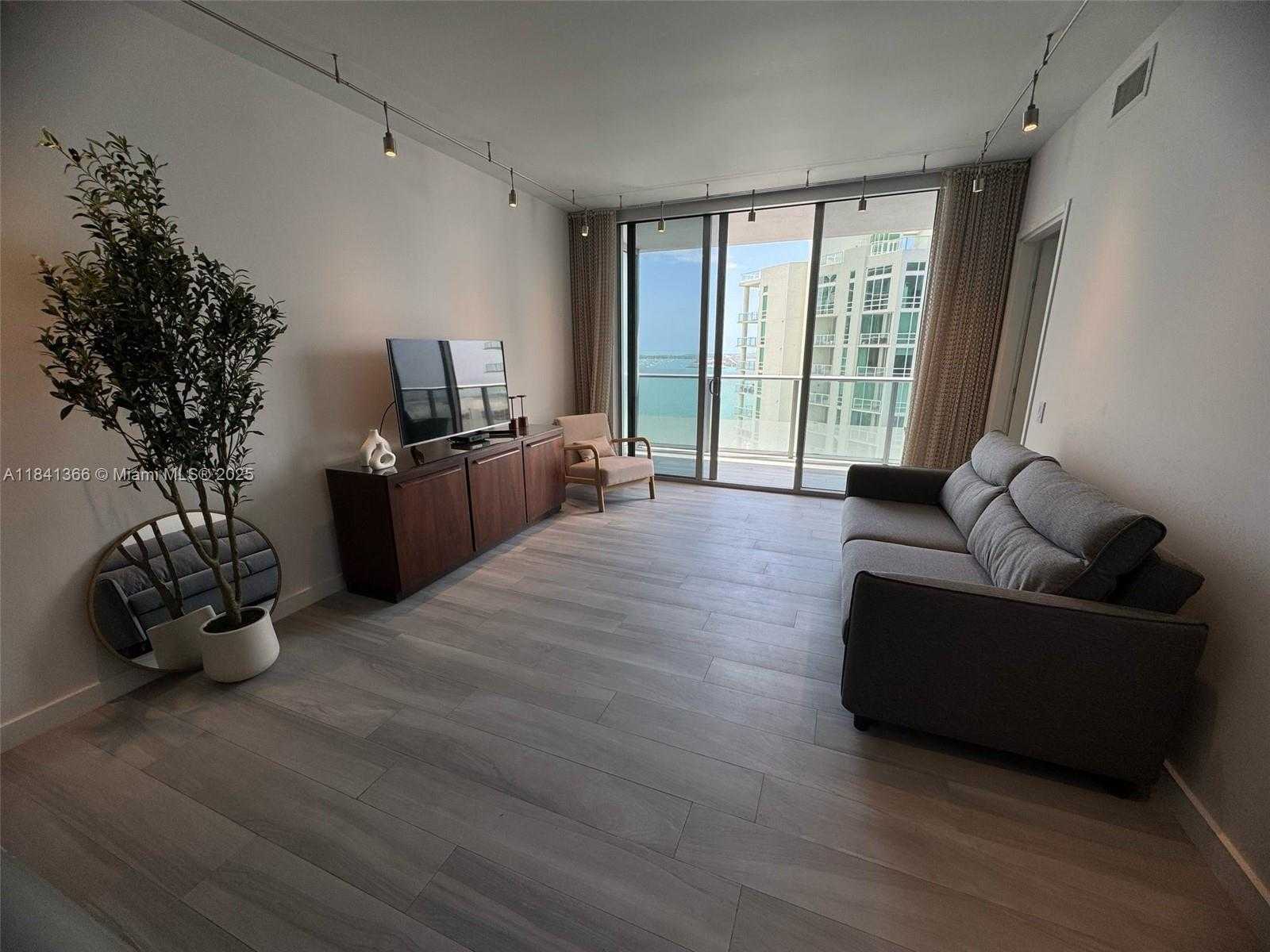 Small Image of 1300 BRICKELL BAY DR #2504, Miami Number 2