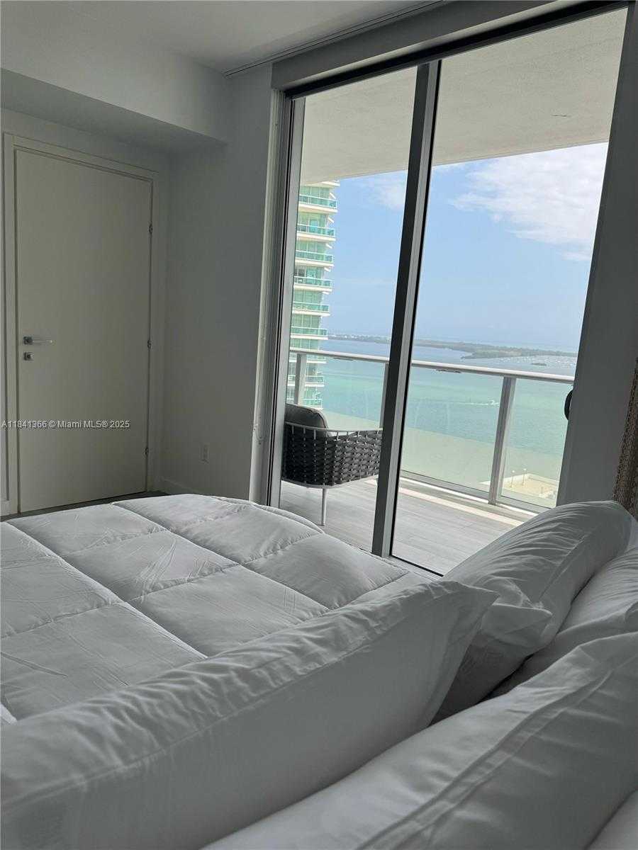 Small Image of 1300 BRICKELL BAY DR #2504, Miami Number 5