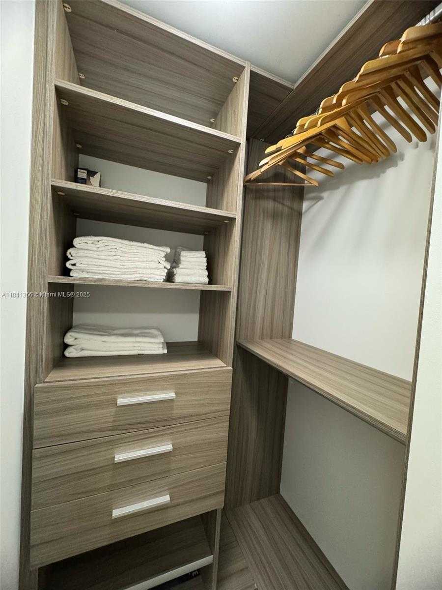 Small Image of 1300 BRICKELL BAY DR #2504, Miami Number 6