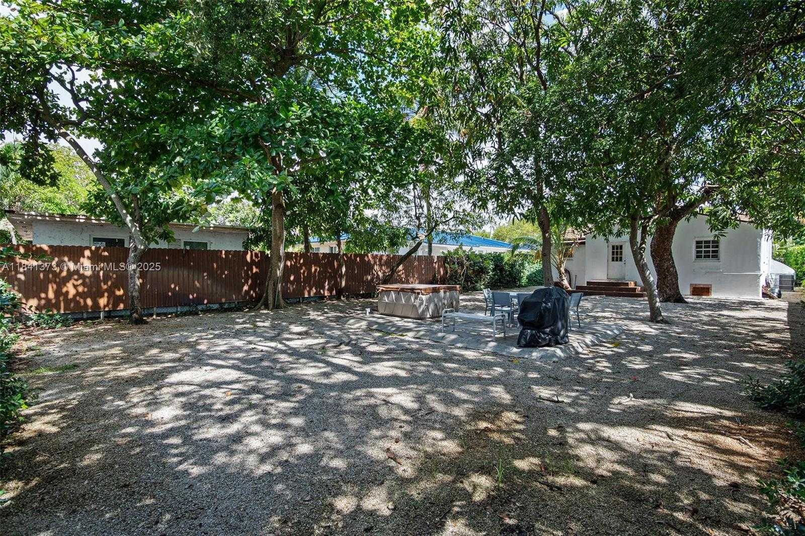 Small Image of 154 NORTH WEST 45TH ST, Miami Number 11
