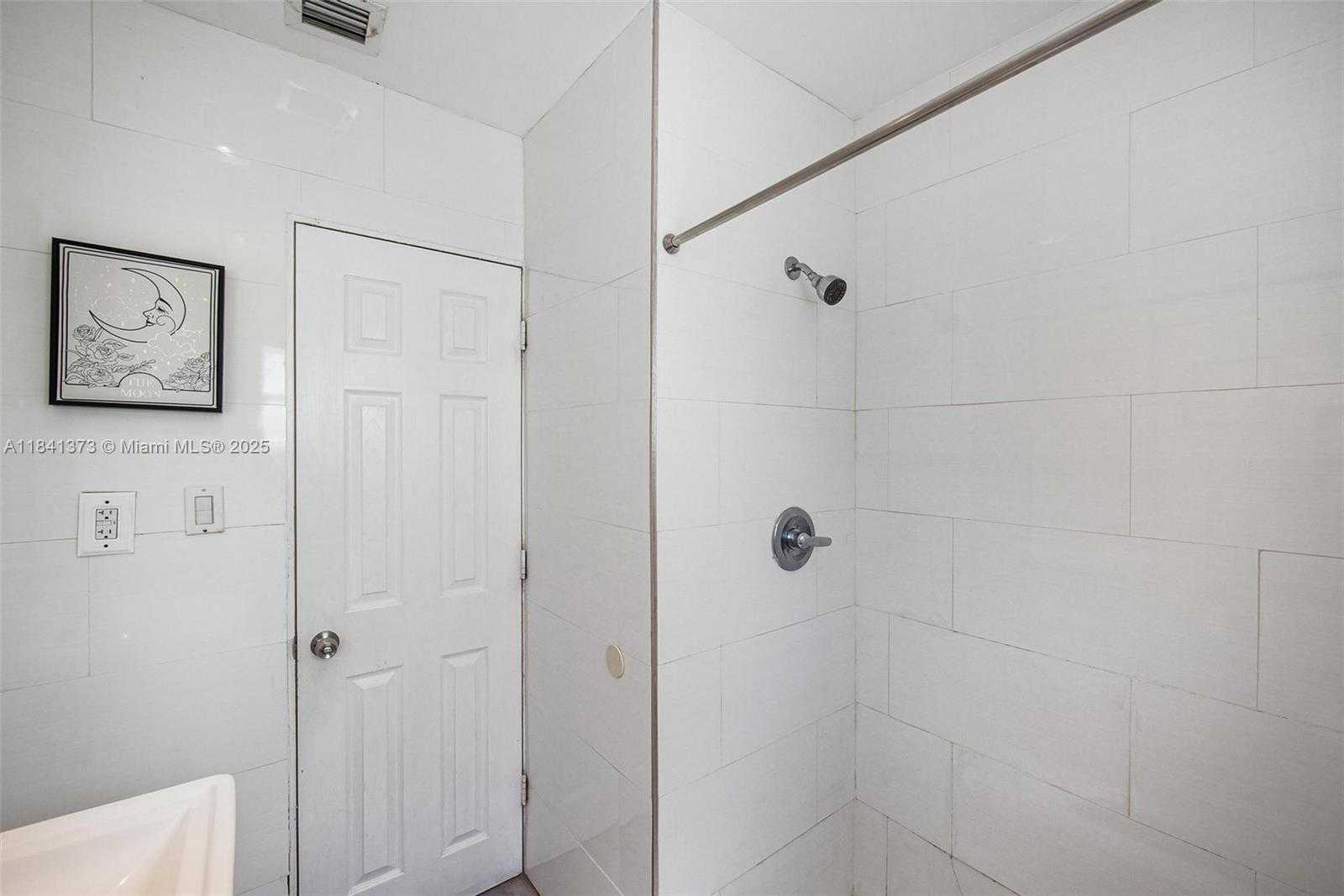 Small Image of 154 NORTH WEST 45TH ST, Miami Number 17