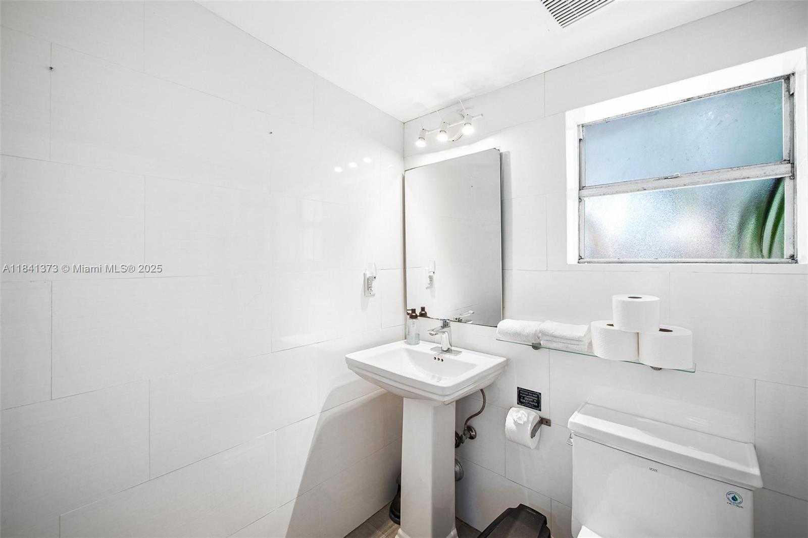 Small Image of 154 NORTH WEST 45TH ST, Miami Number 18