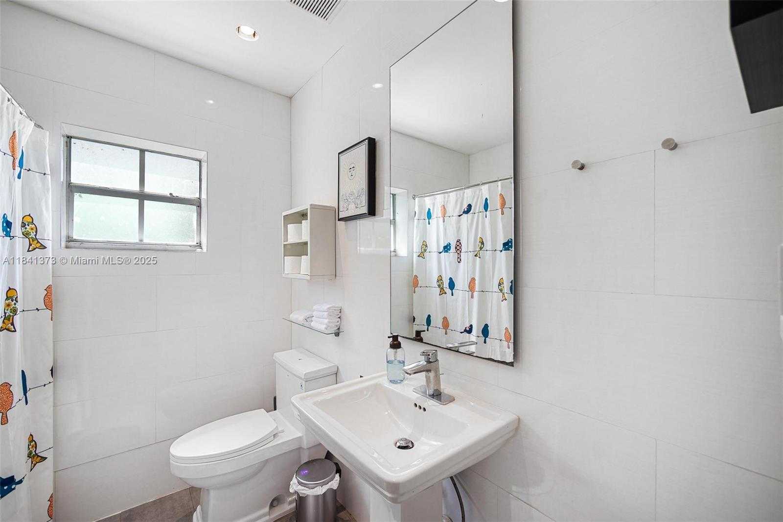 Small Image of 154 NORTH WEST 45TH ST, Miami Number 25