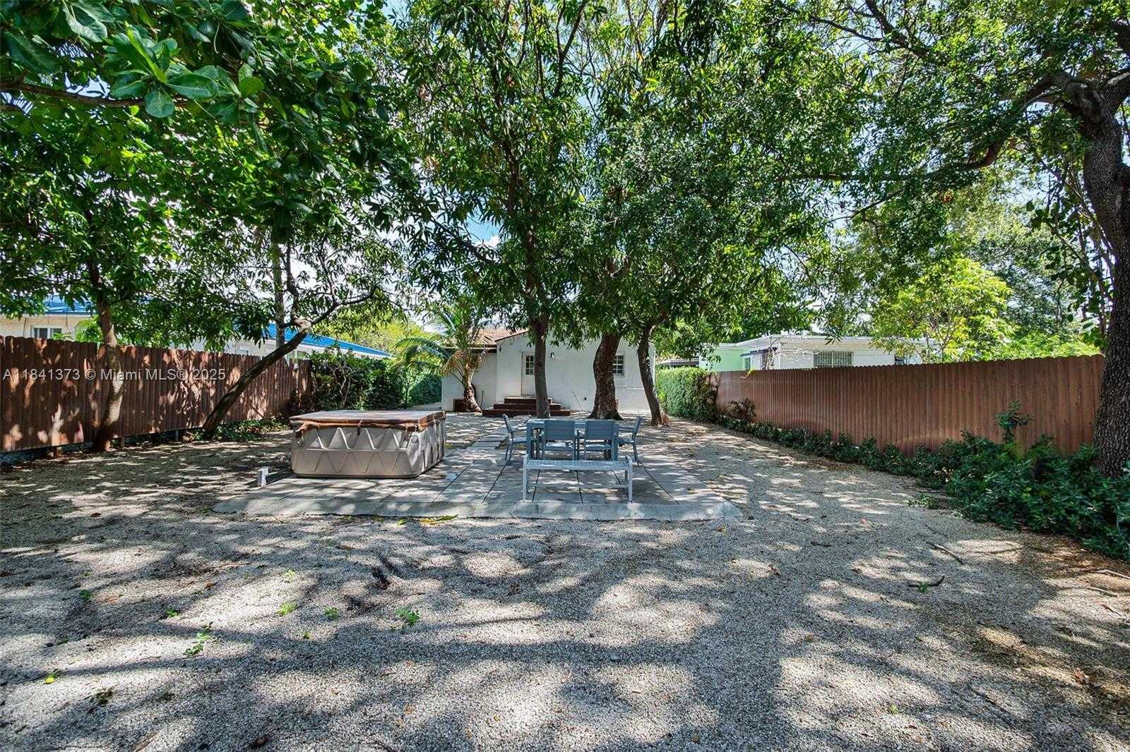 Small Image of 154 NORTH WEST 45TH ST, Miami Number 3