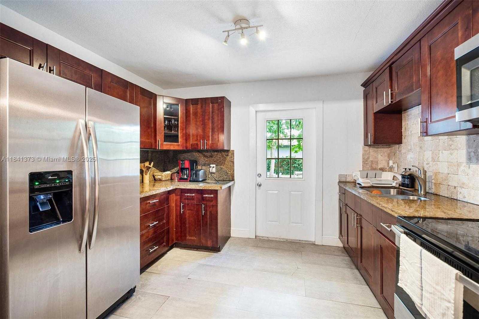 Small Image of 154 NORTH WEST 45TH ST, Miami Number 7