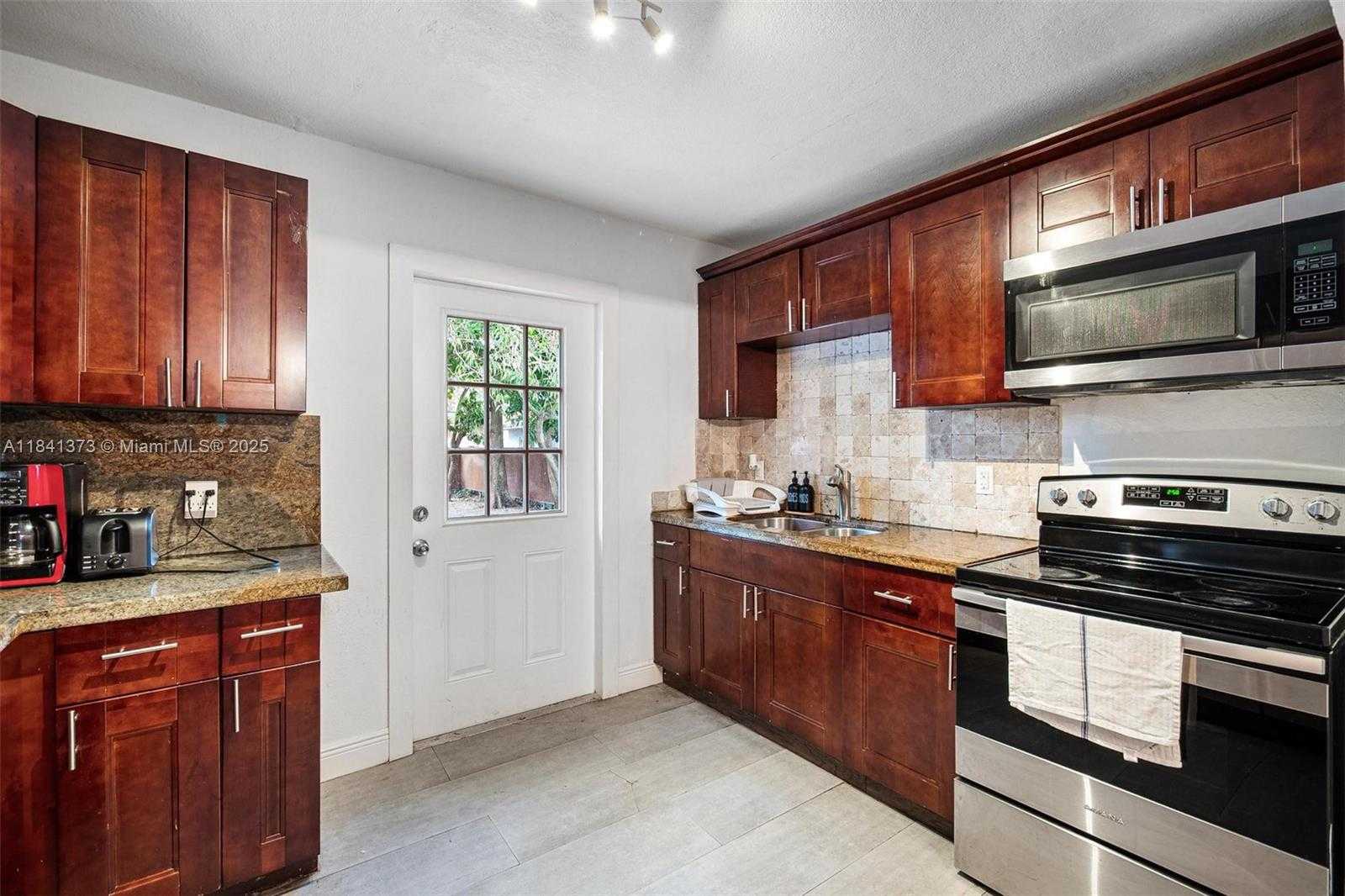 Small Image of 154 NORTH WEST 45TH ST, Miami Number 9