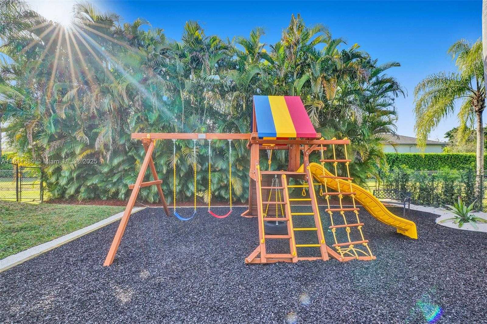 Small Image of 11400 NORTH WEST 7TH ST, Plantation Number 4