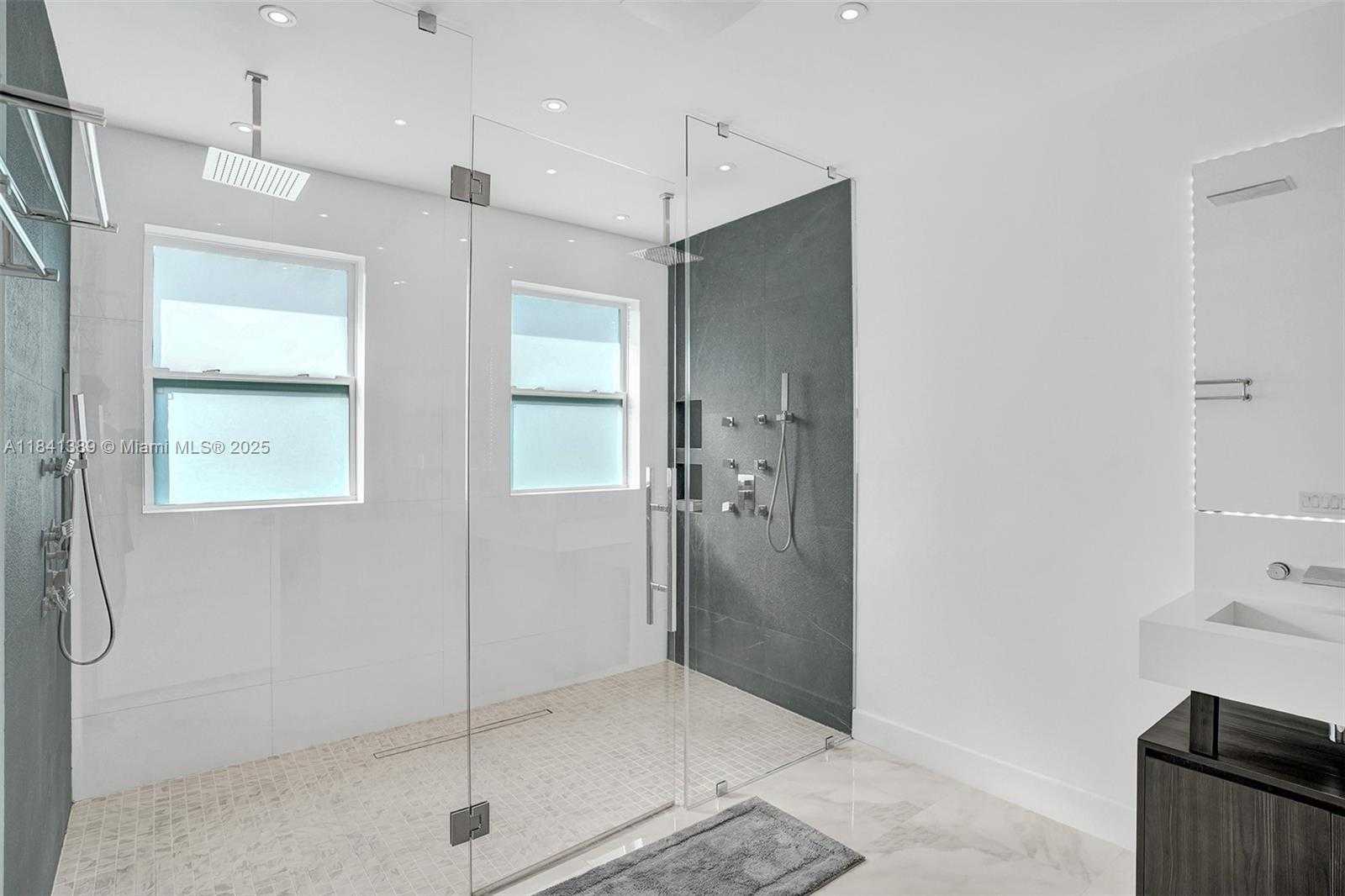 Small Image of 11400 NORTH WEST 7TH ST, Plantation Number 66