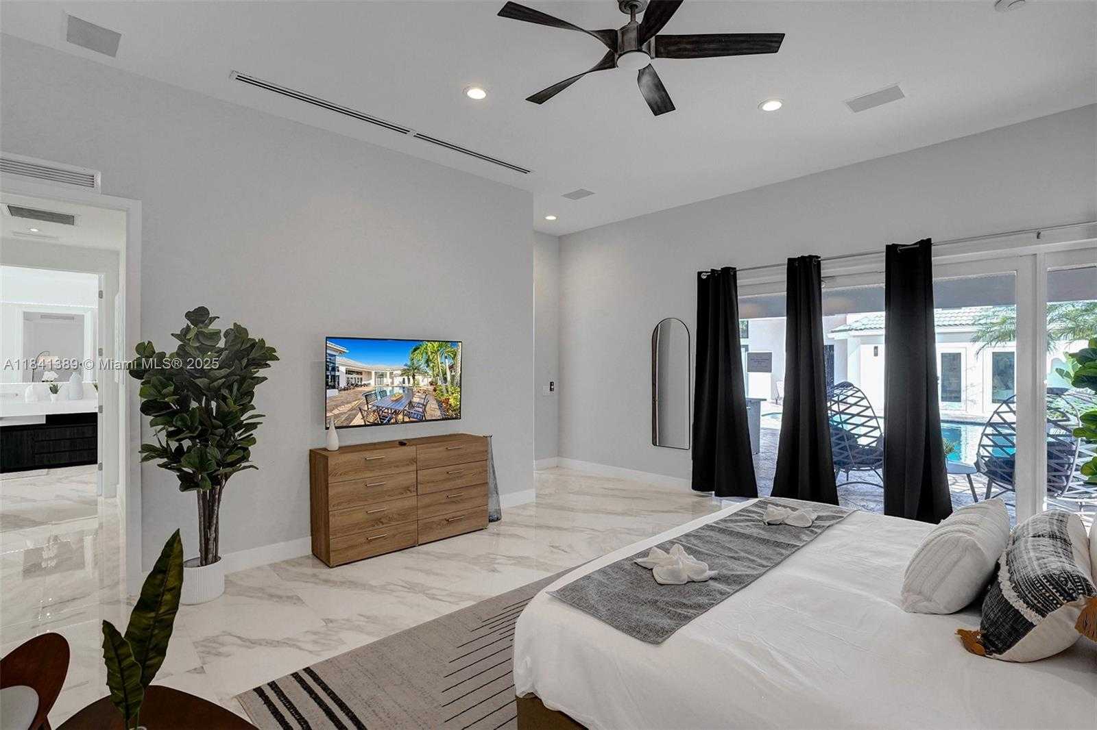 Small Image of 11400 NORTH WEST 7TH ST, Plantation Number 70