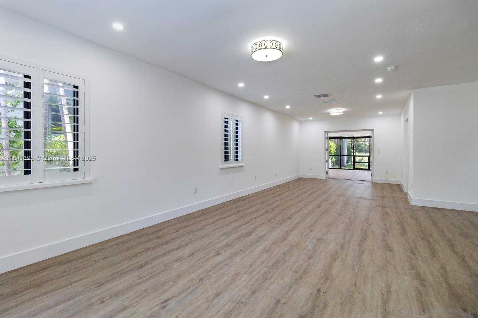 Small Image of 1251 CAMPO SANO AVE, Coral Gables Number 6