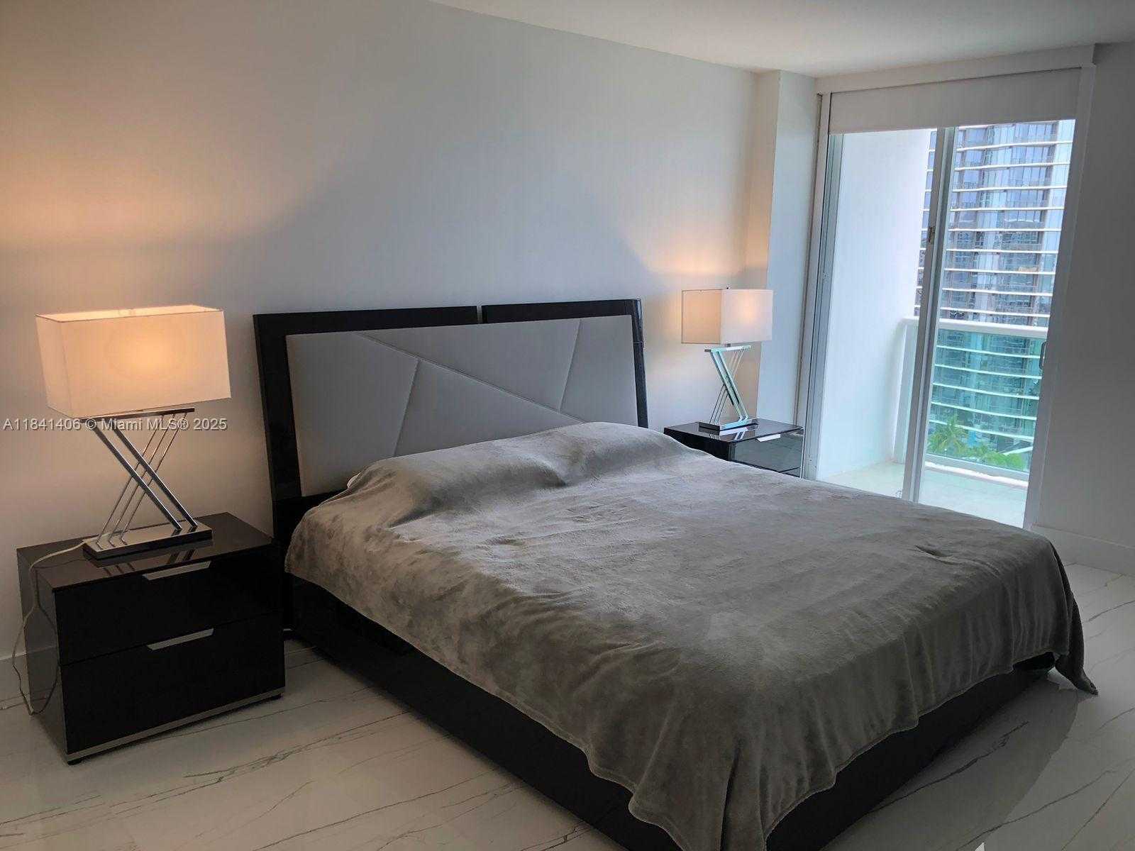 Small Image of 100 BAYVIEW DR #1908, Sunny Isles Beach Number 12