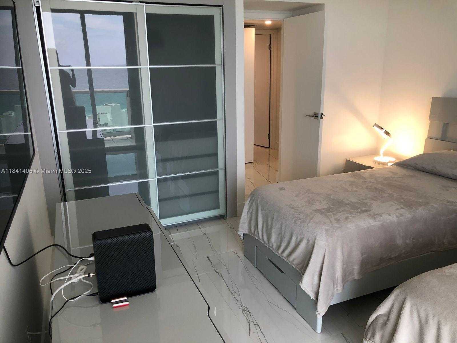 Small Image of 100 BAYVIEW DR #1908, Sunny Isles Beach Number 22
