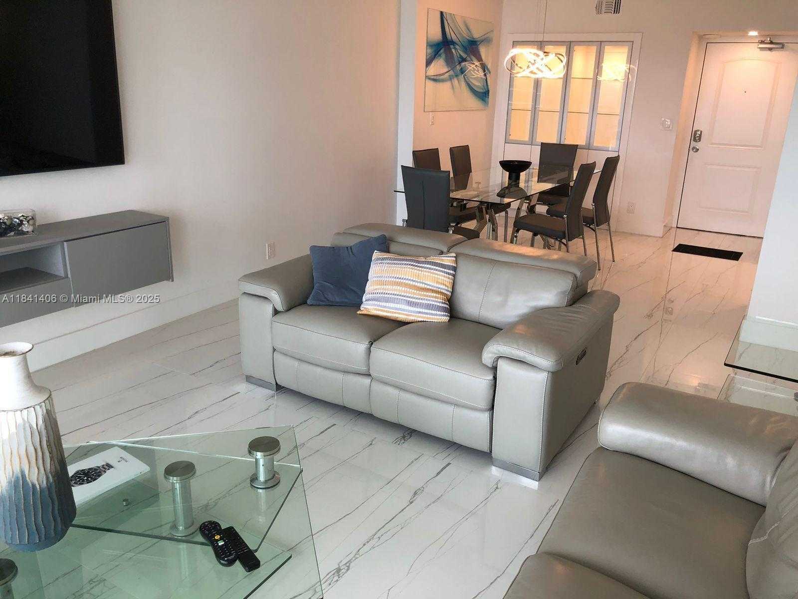 Small Image of 100 BAYVIEW DR #1908, Sunny Isles Beach Number 6