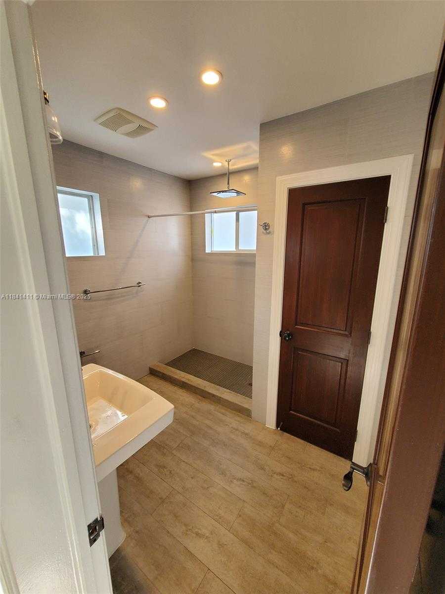 Small Image of 2375 SOUTH WEST 21ST TER, Miami Number 18