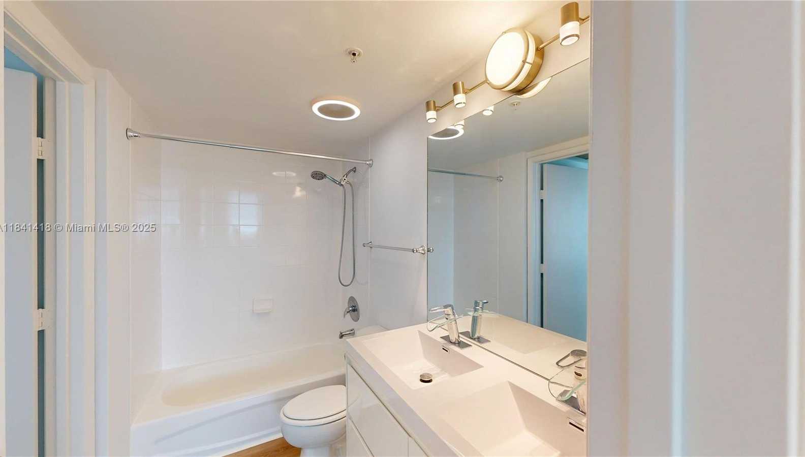 Small Image of 1861 NORTH WEST S RIVER DR #905, Miami Number 21