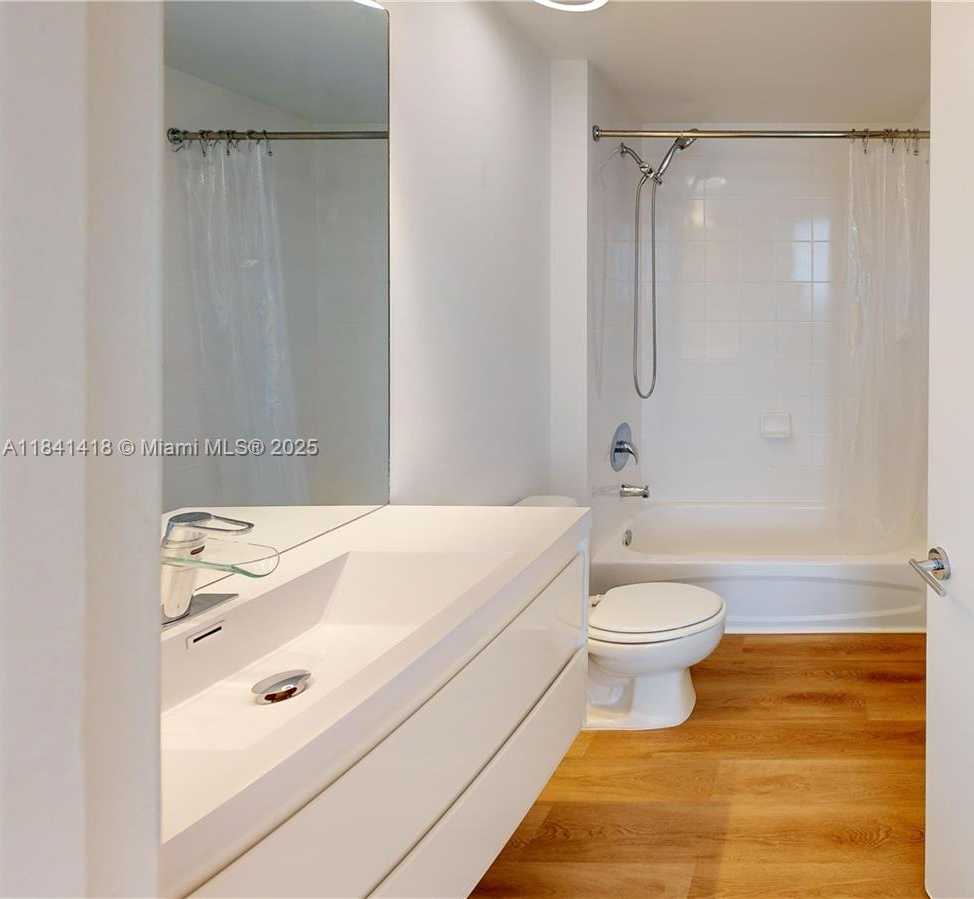 Small Image of 1861 NORTH WEST S RIVER DR #905, Miami Number 23