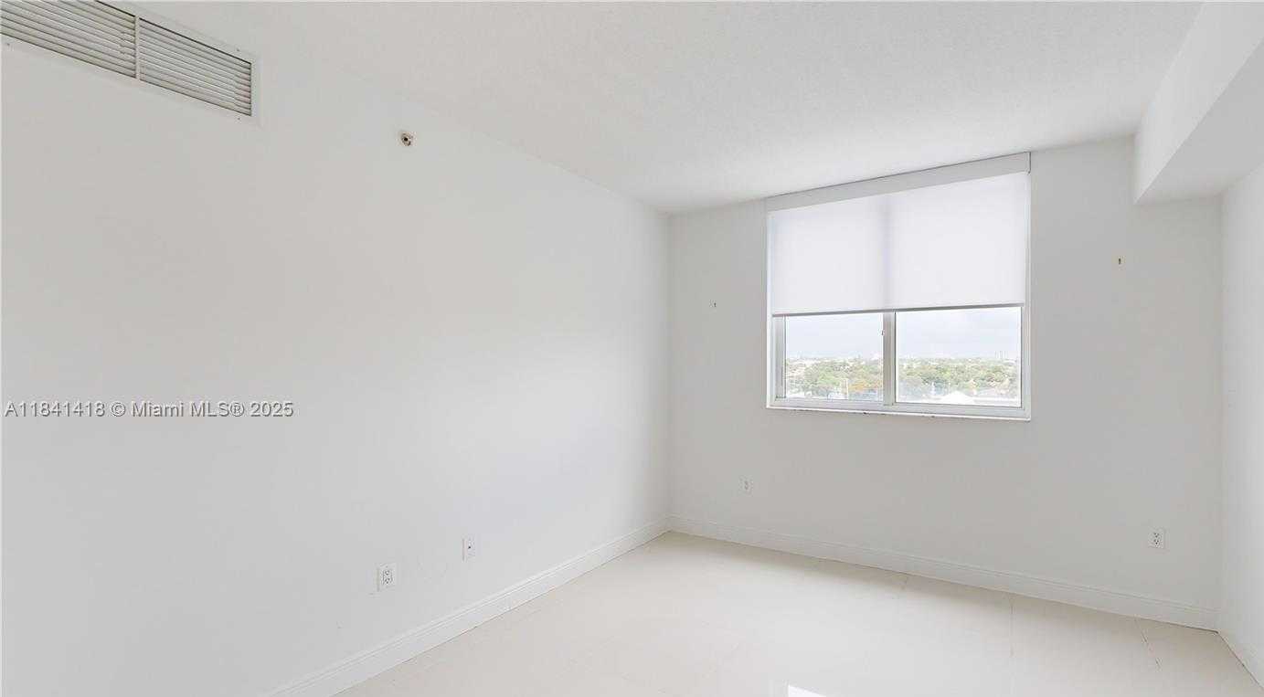 Small Image of 1861 NORTH WEST S RIVER DR #905, Miami Number 25