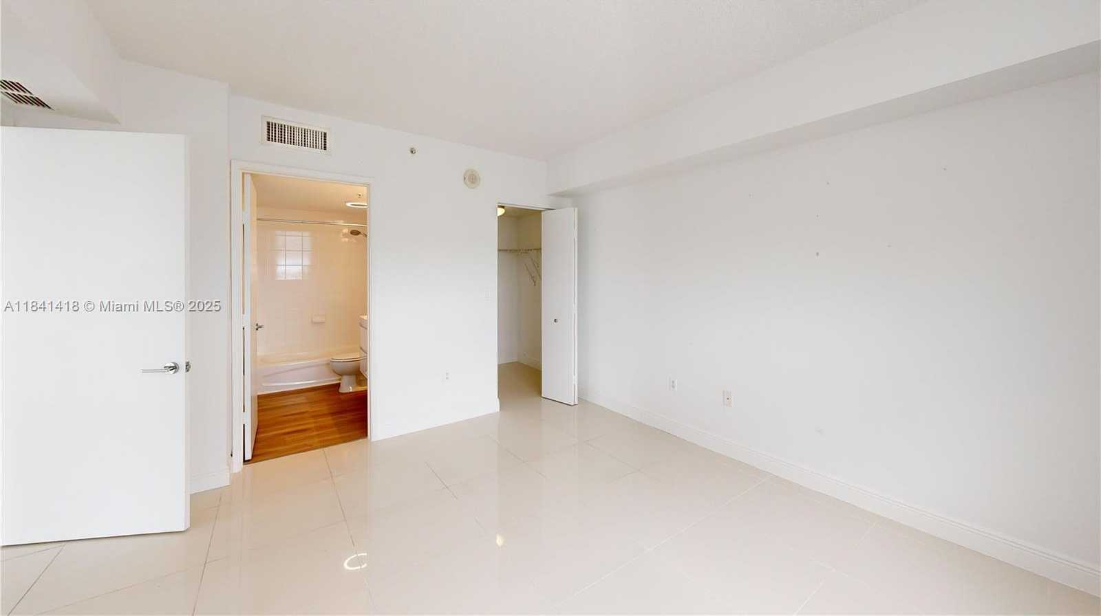 Small Image of 1861 NORTH WEST S RIVER DR #905, Miami Number 26