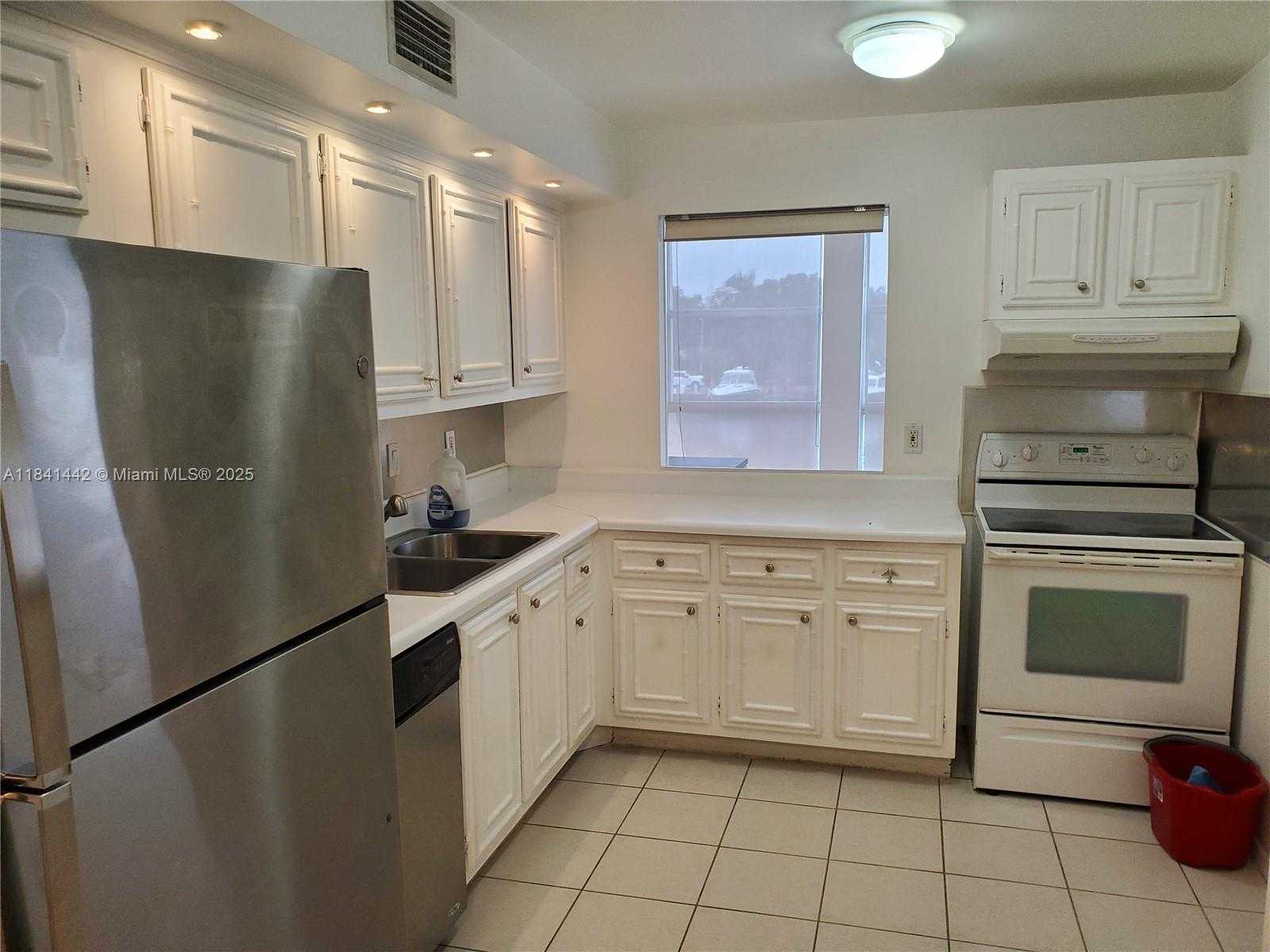 Small Image of 601 THREE ISLANDS BLVD #204, Hallandale Beach Number 6
