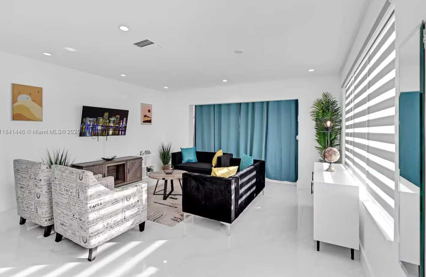 Small Image of 17835 NORTH EAST 6TH AVE, Miami Number 19
