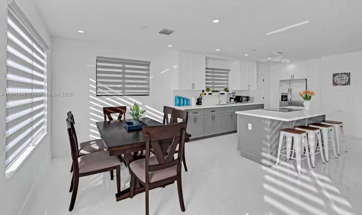 Small Image of 17835 NORTH EAST 6TH AVE, Miami Number 24