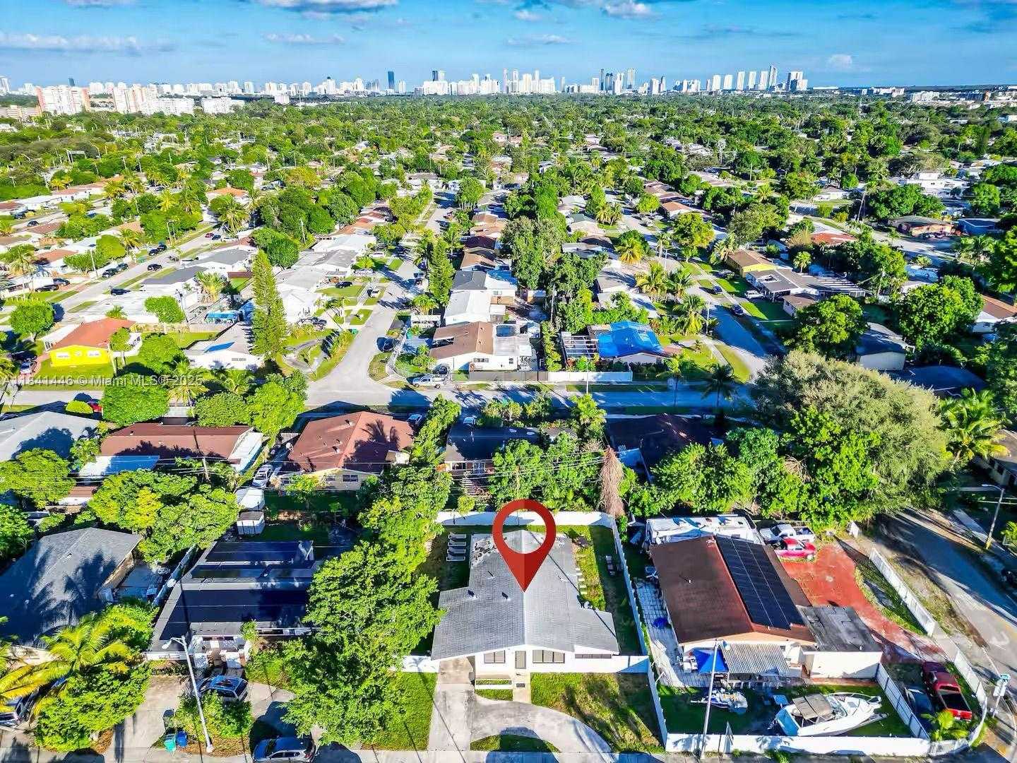 Small Image of 17835 NORTH EAST 6TH AVE, Miami Number 32
