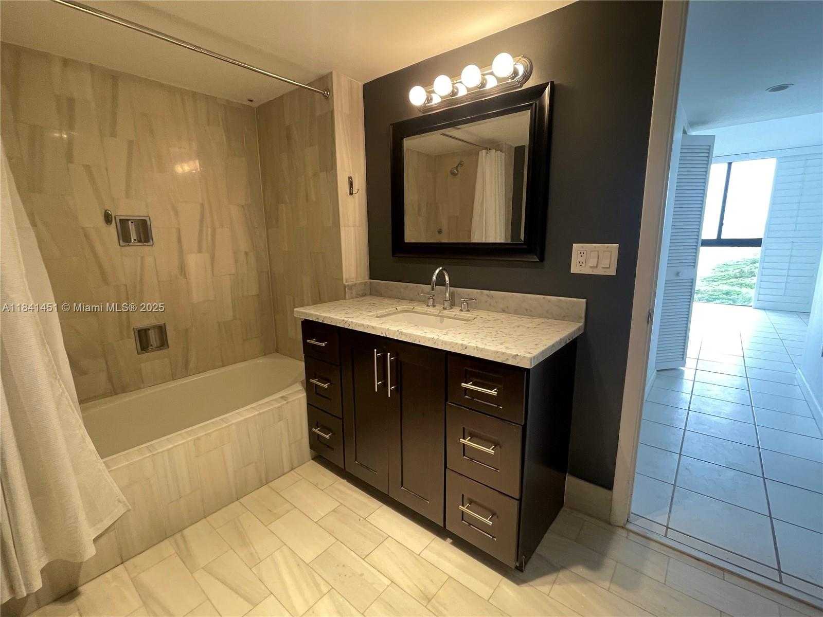 Small Image of 15645 COLLINS AVE #805, Sunny Isles Beach Number 3