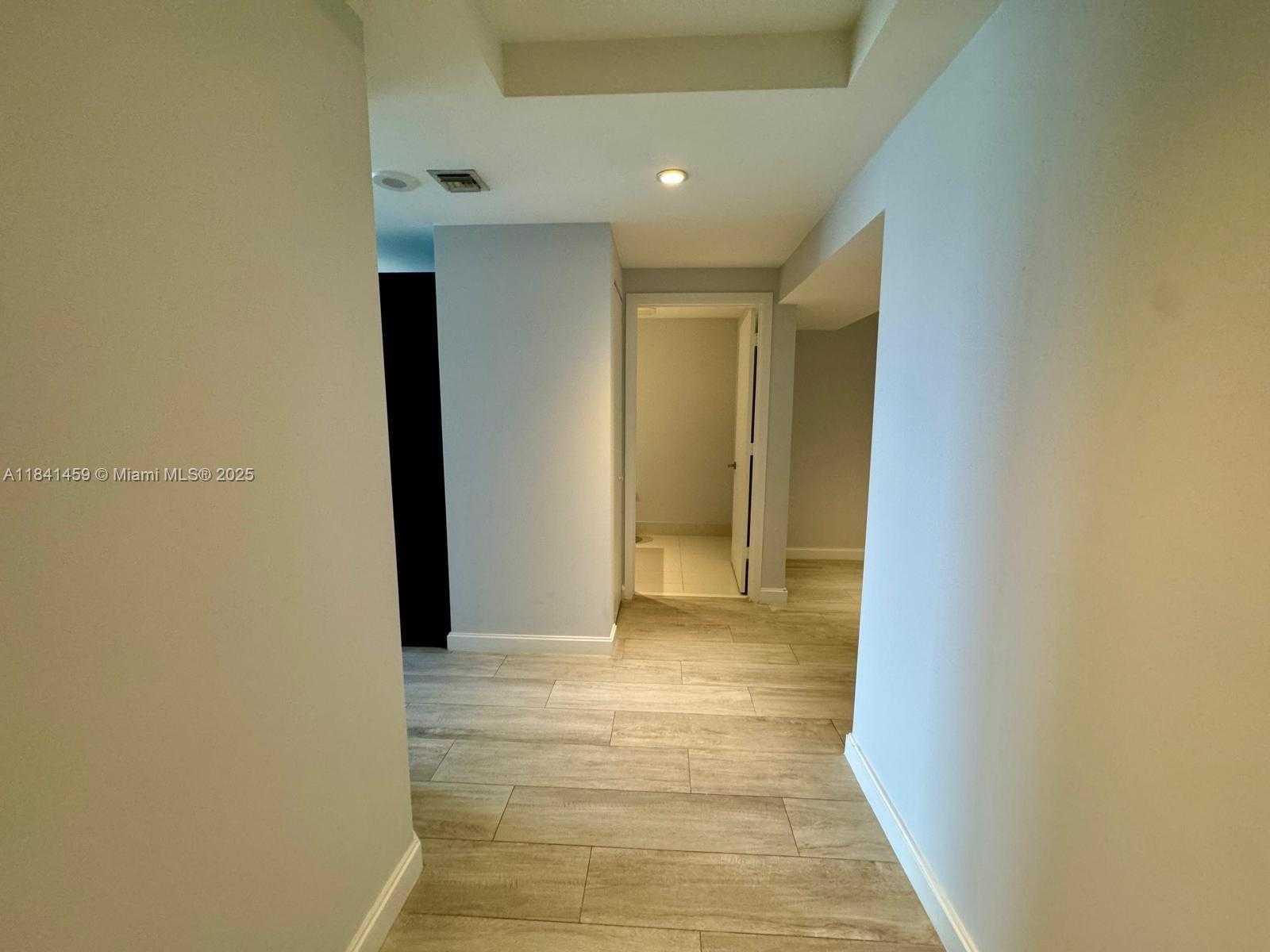 Small Image of 45 SOUTH WEST 9TH STREET #2610, Miami Number 17