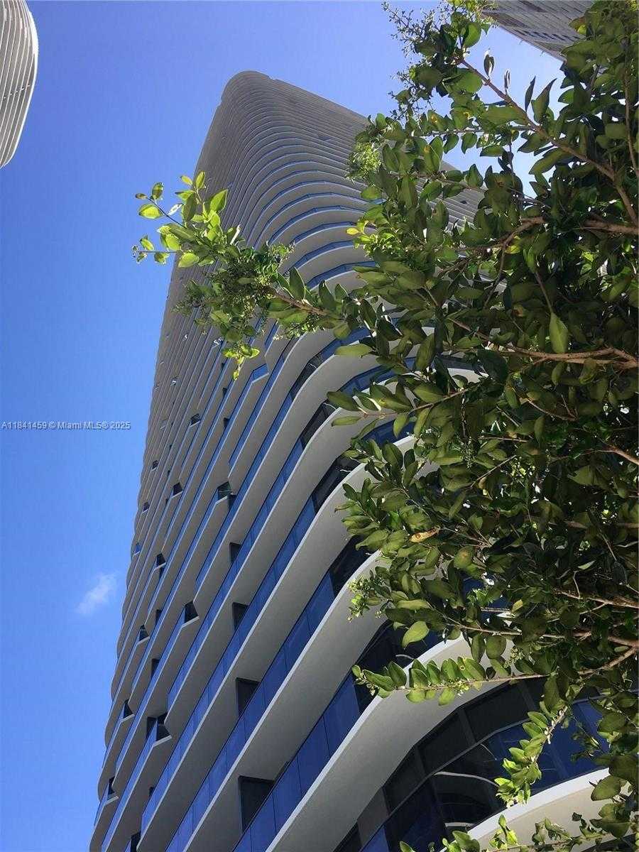 Small Image of 45 SOUTH WEST 9TH STREET #2610, Miami Number 3
