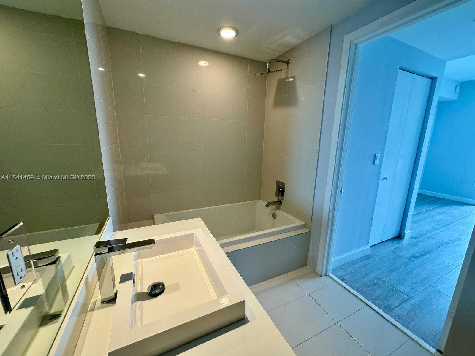 Small Image of 45 SOUTH WEST 9TH STREET #2610, Miami Number 30