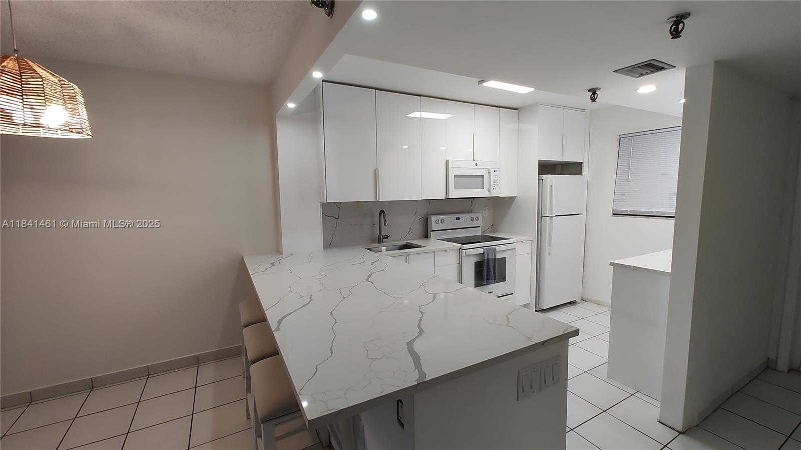 Small Image of 17900 NORTH BAY RD #PH3, Sunny Isles Beach Number 15