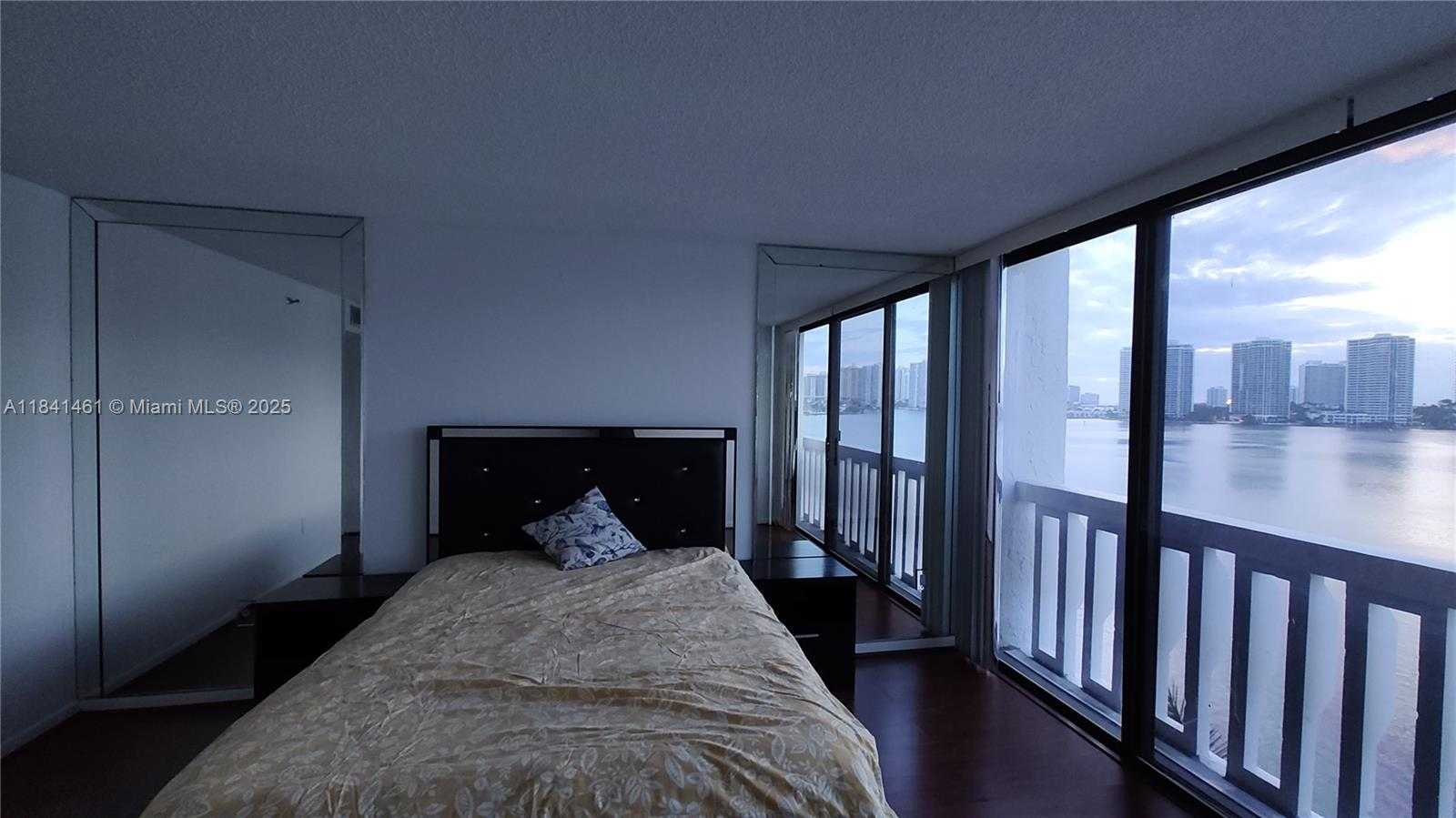 Small Image of 17900 NORTH BAY RD #PH3, Sunny Isles Beach Number 16