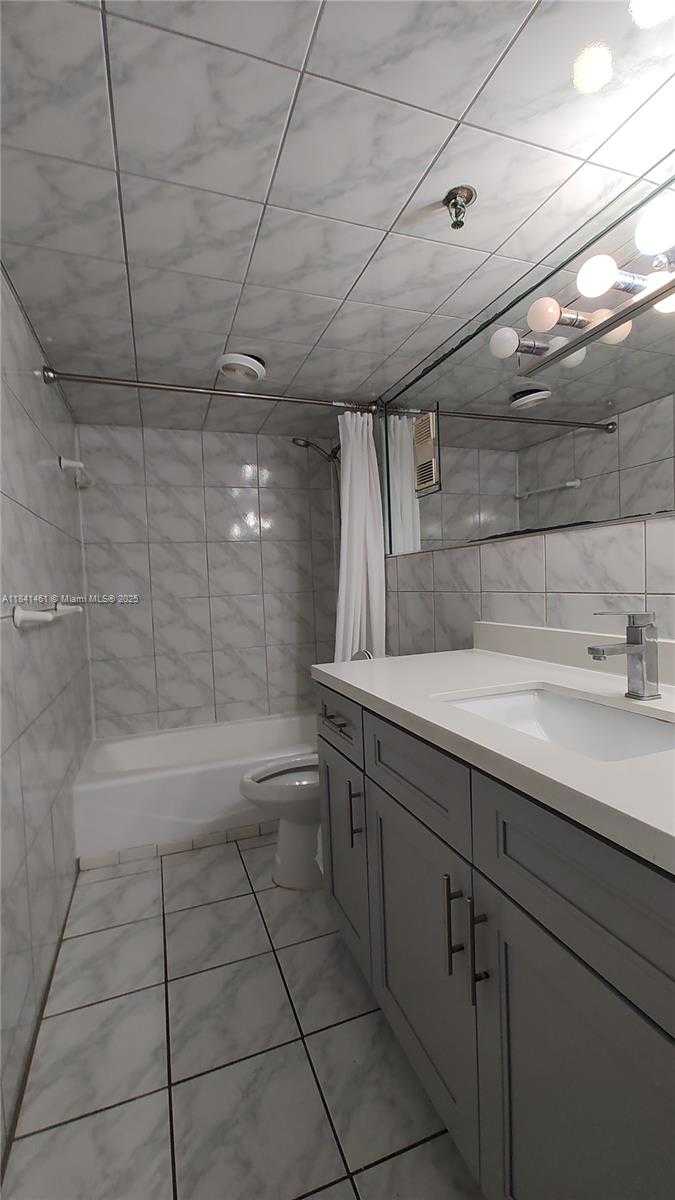 Small Image of 17900 NORTH BAY RD #PH3, Sunny Isles Beach Number 8