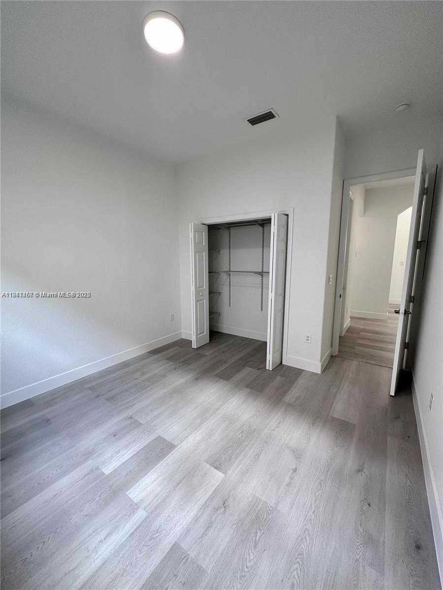 Small Image of 11123 NORTH WEST 71ST TER, Doral Number 21