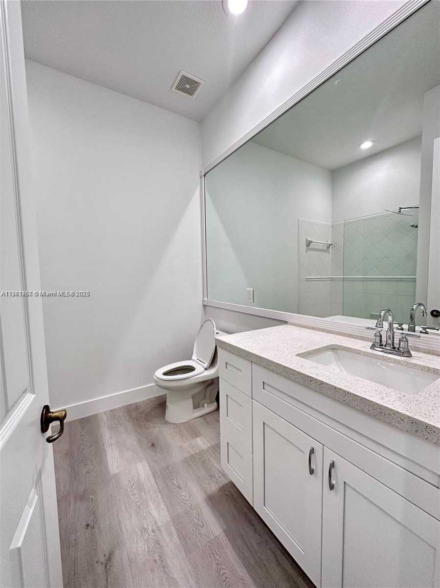 Small Image of 11123 NORTH WEST 71ST TER, Doral Number 26