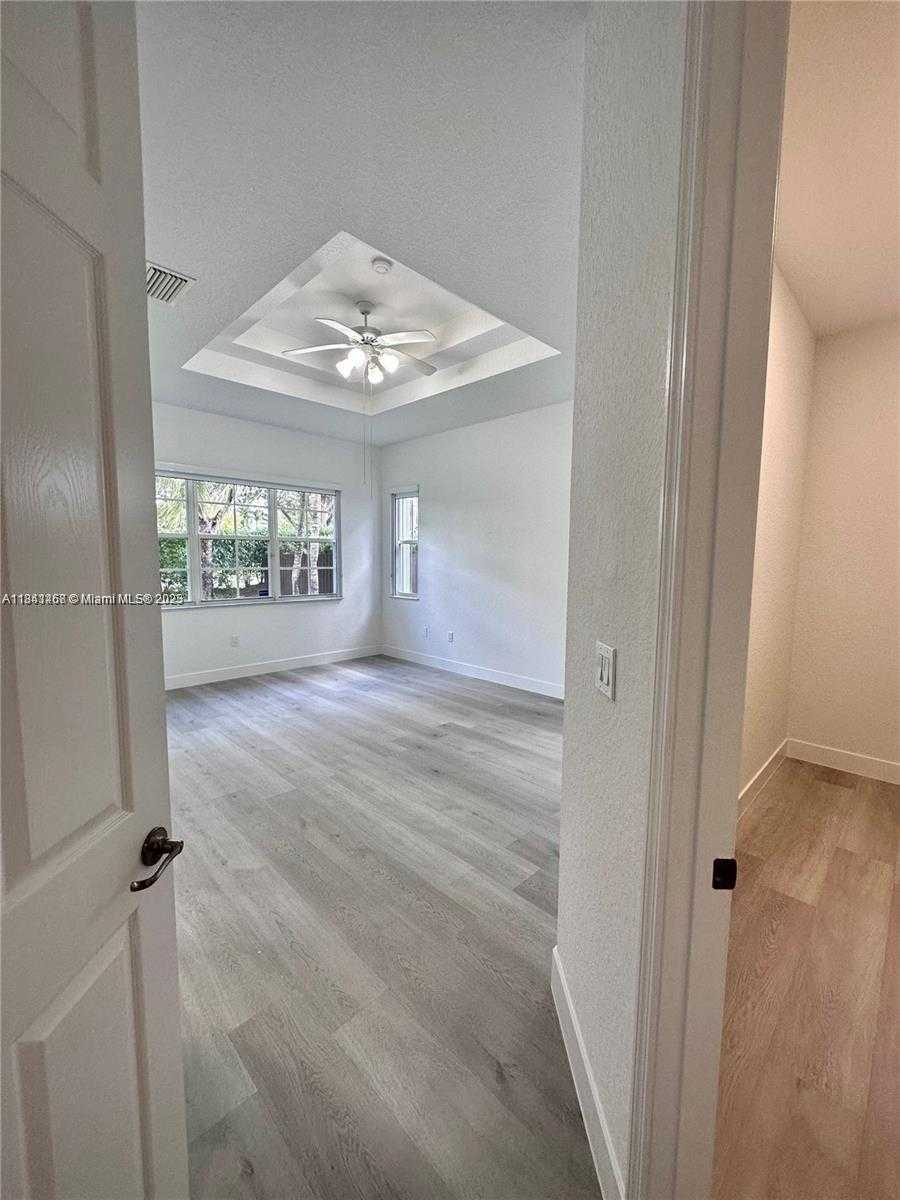 Small Image of 11123 NORTH WEST 71ST TER, Doral Number 30
