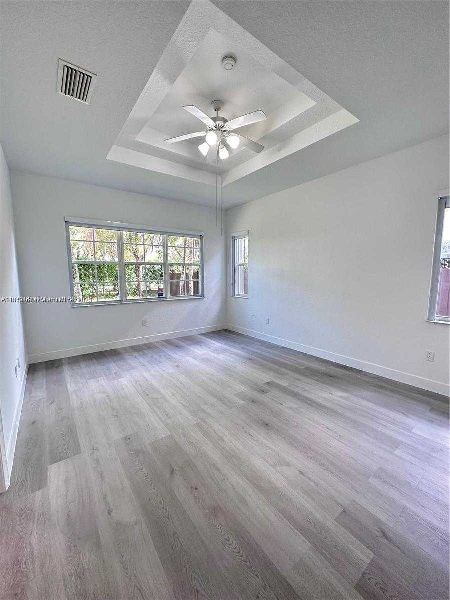 Small Image of 11123 NORTH WEST 71ST TER, Doral Number 34