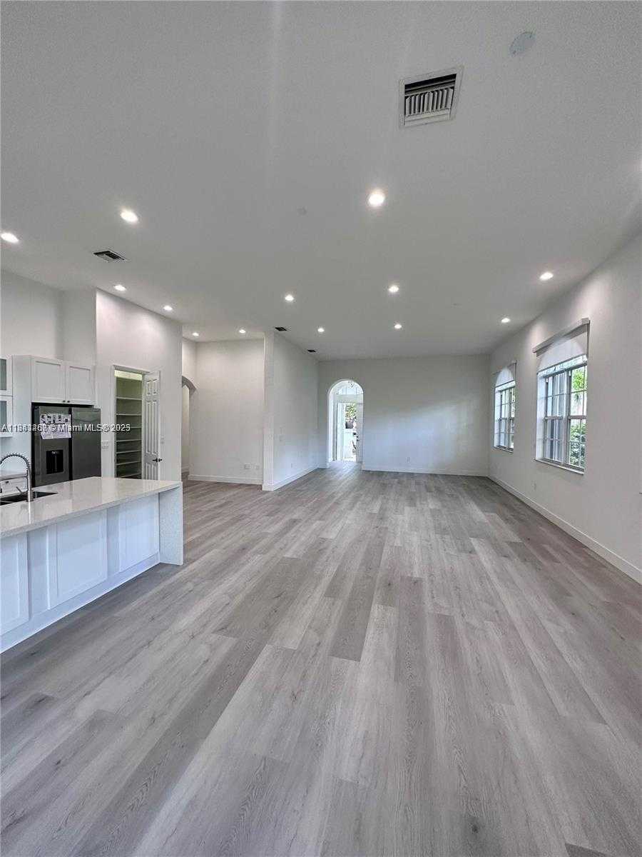 Small Image of 11123 NORTH WEST 71ST TER, Doral Number 57