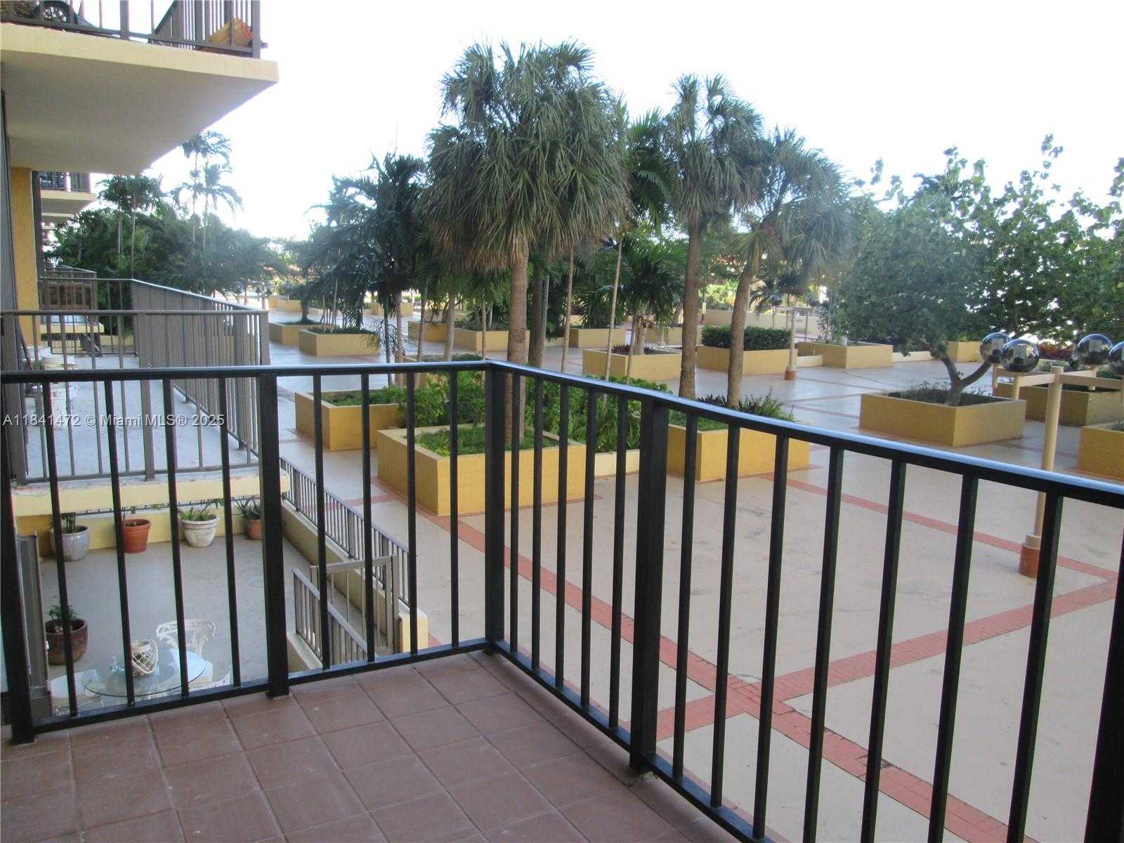 Small Image of 290 174TH ST #408, Sunny Isles Beach Number 2