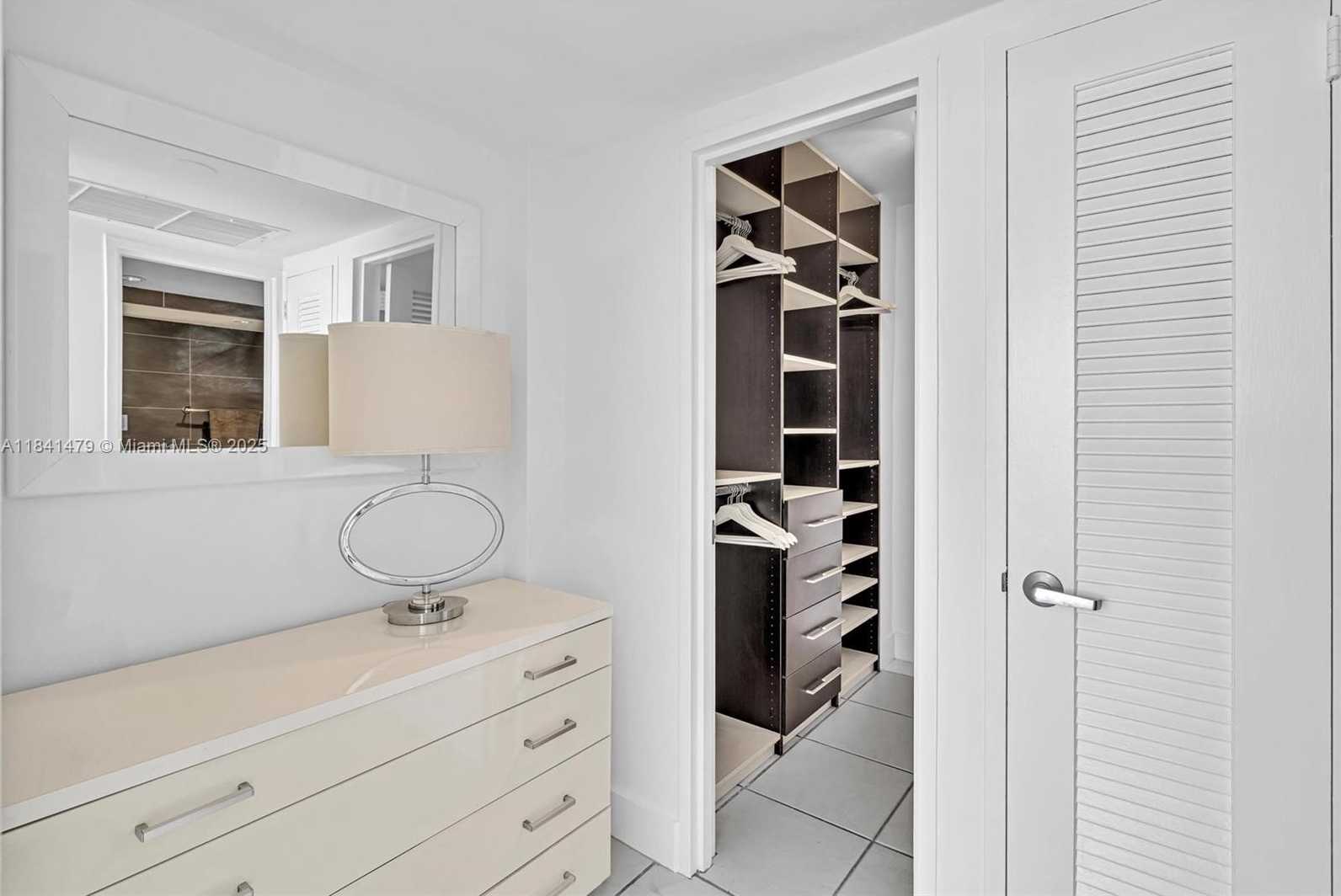 Small Image of 5161 COLLINS AVE #1017, Miami Beach Number 12